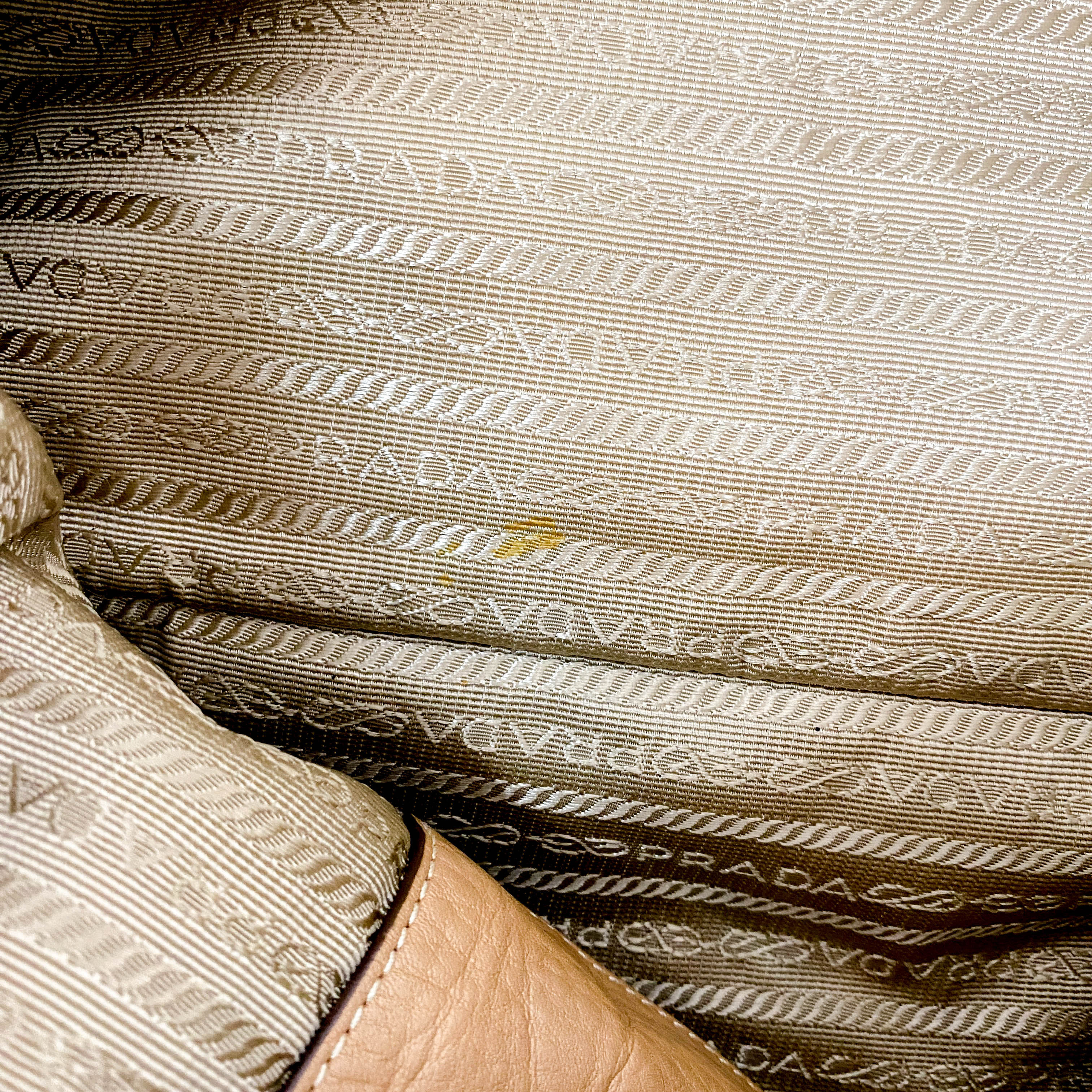 Chain Detail Calf Leather Shoulder Bag