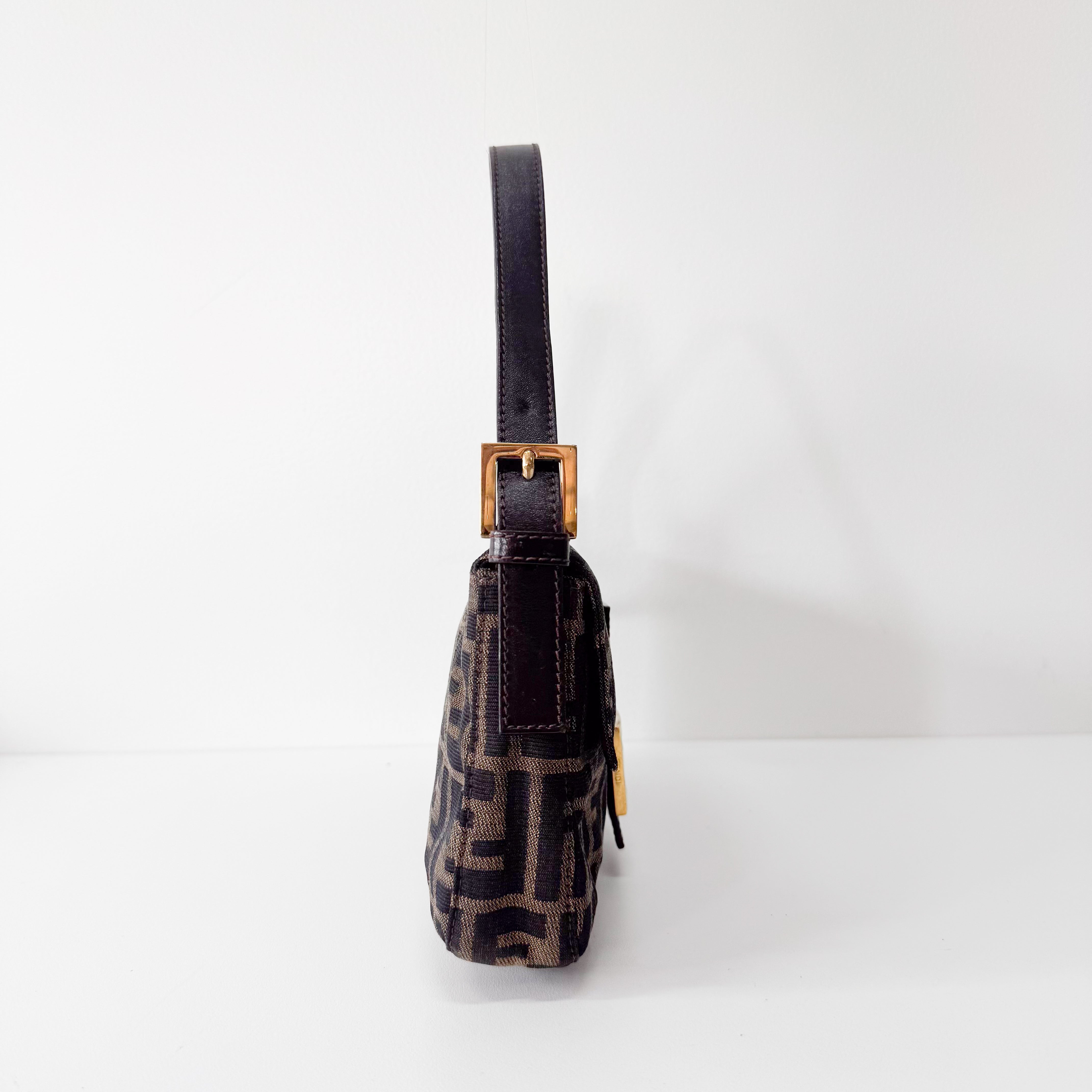 Zucca Baguette Brown Shoulder Bag