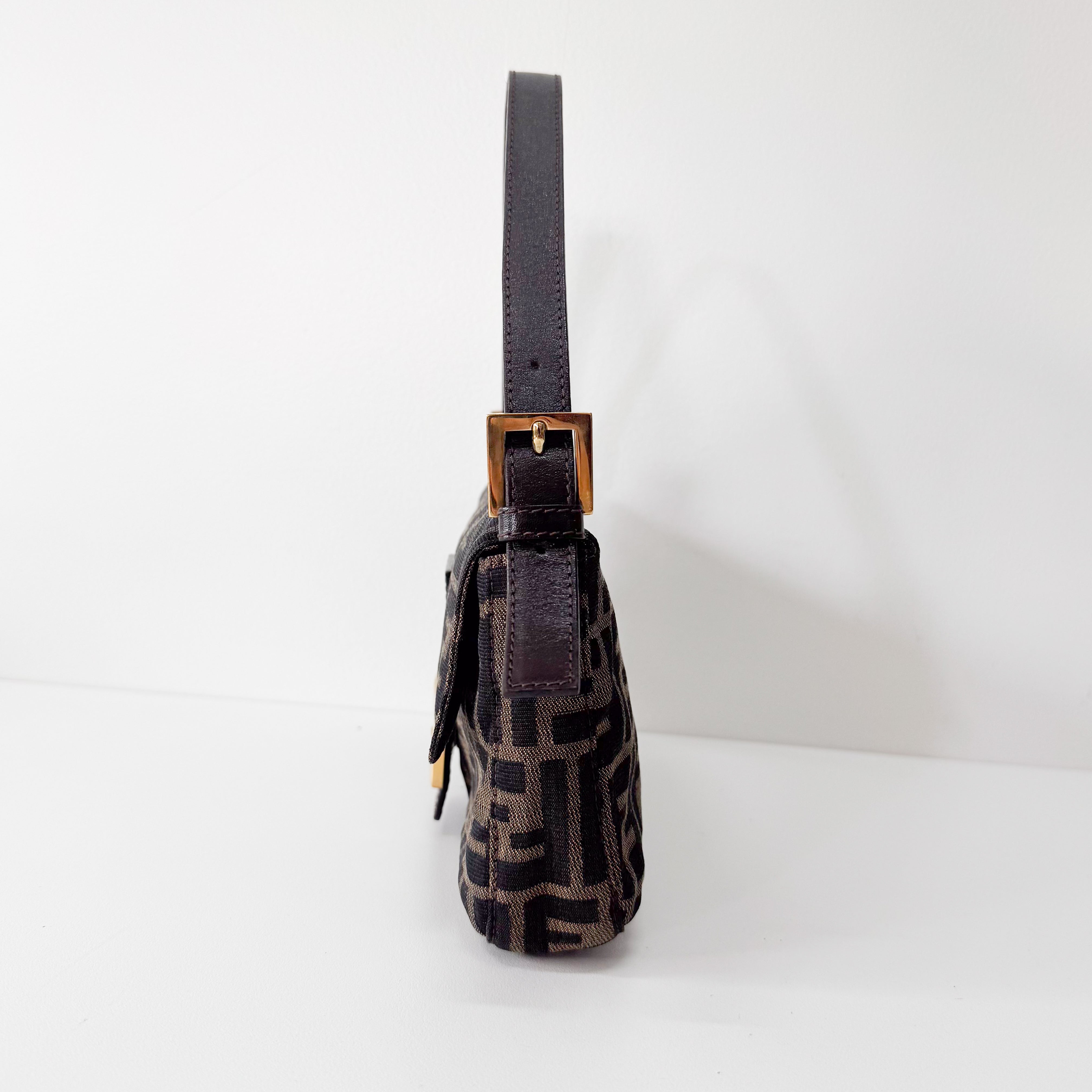 Zucca Baguette Brown Shoulder Bag