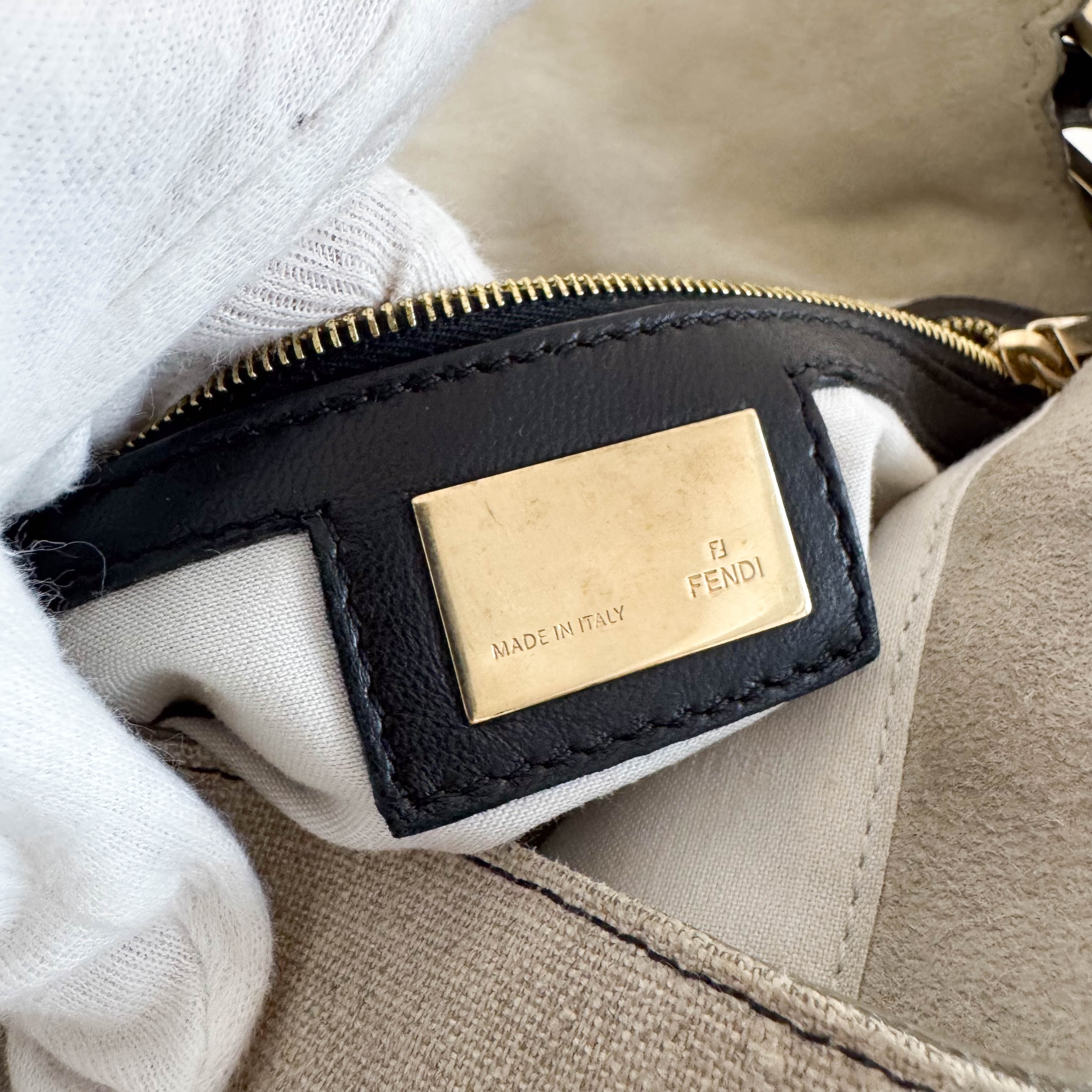 Baguette Raffia Flower Embroidered Shoulder Bag