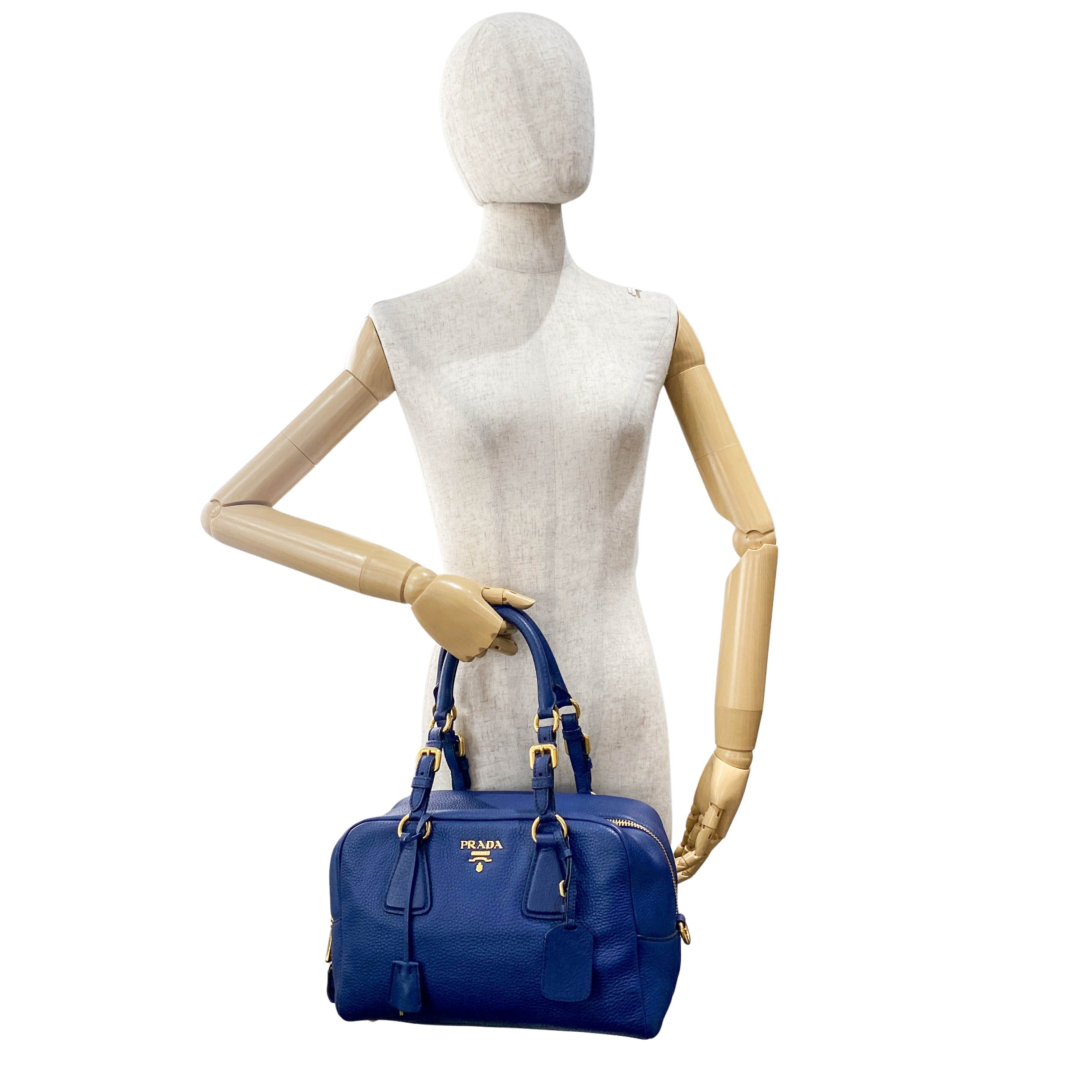 Vitello Daino Navy Leather Shoulder Bag