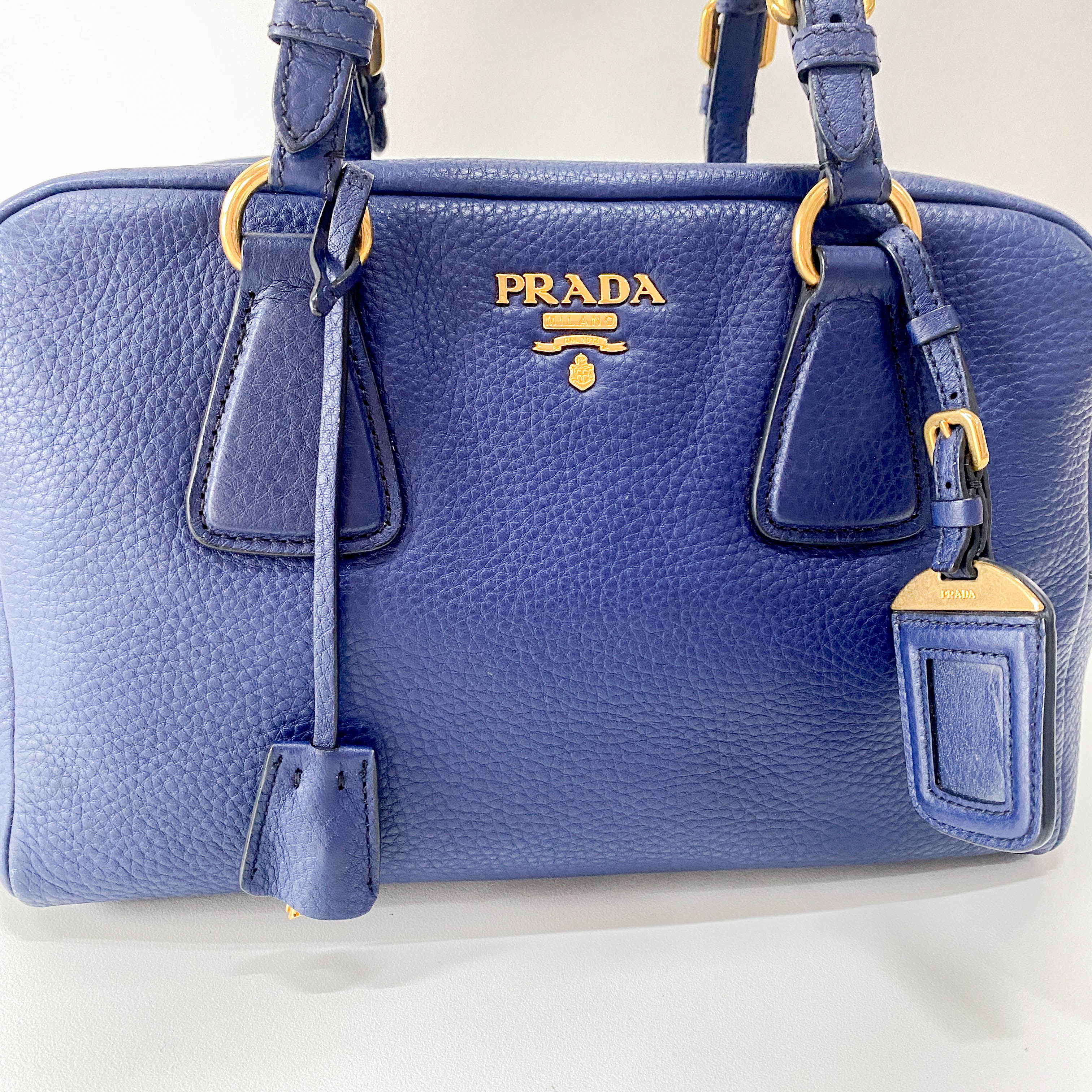 Vitello Daino Navy Leather Shoulder Bag