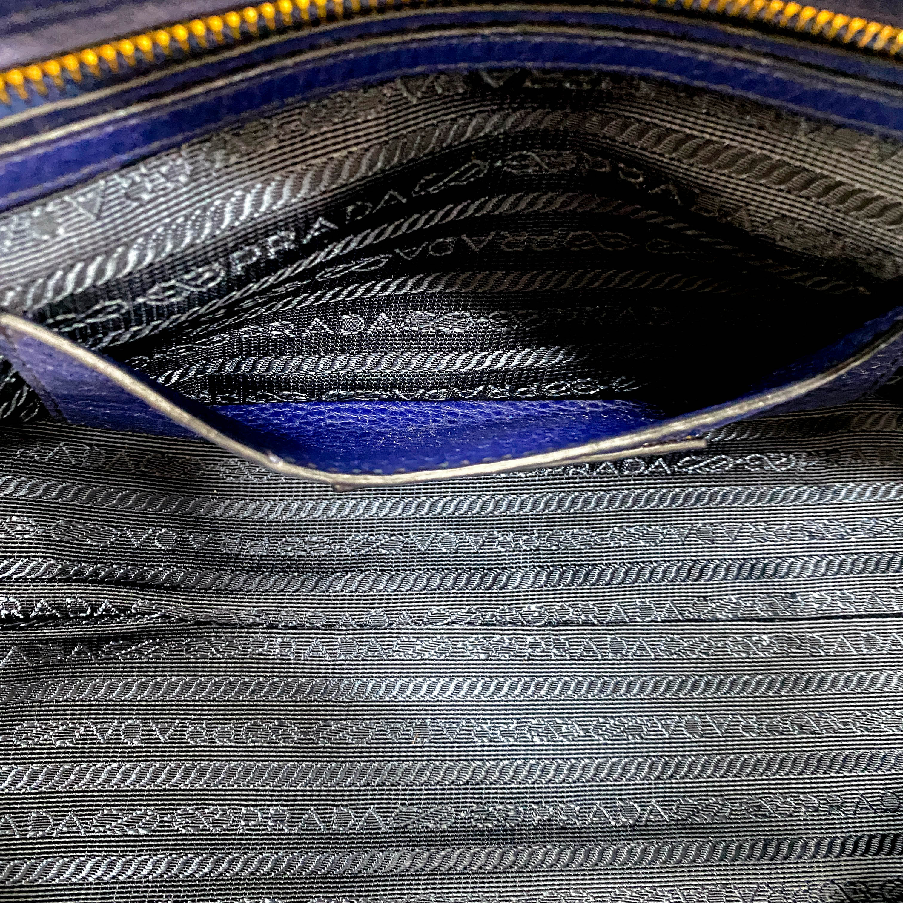 Vitello Daino Navy Leather Shoulder Bag