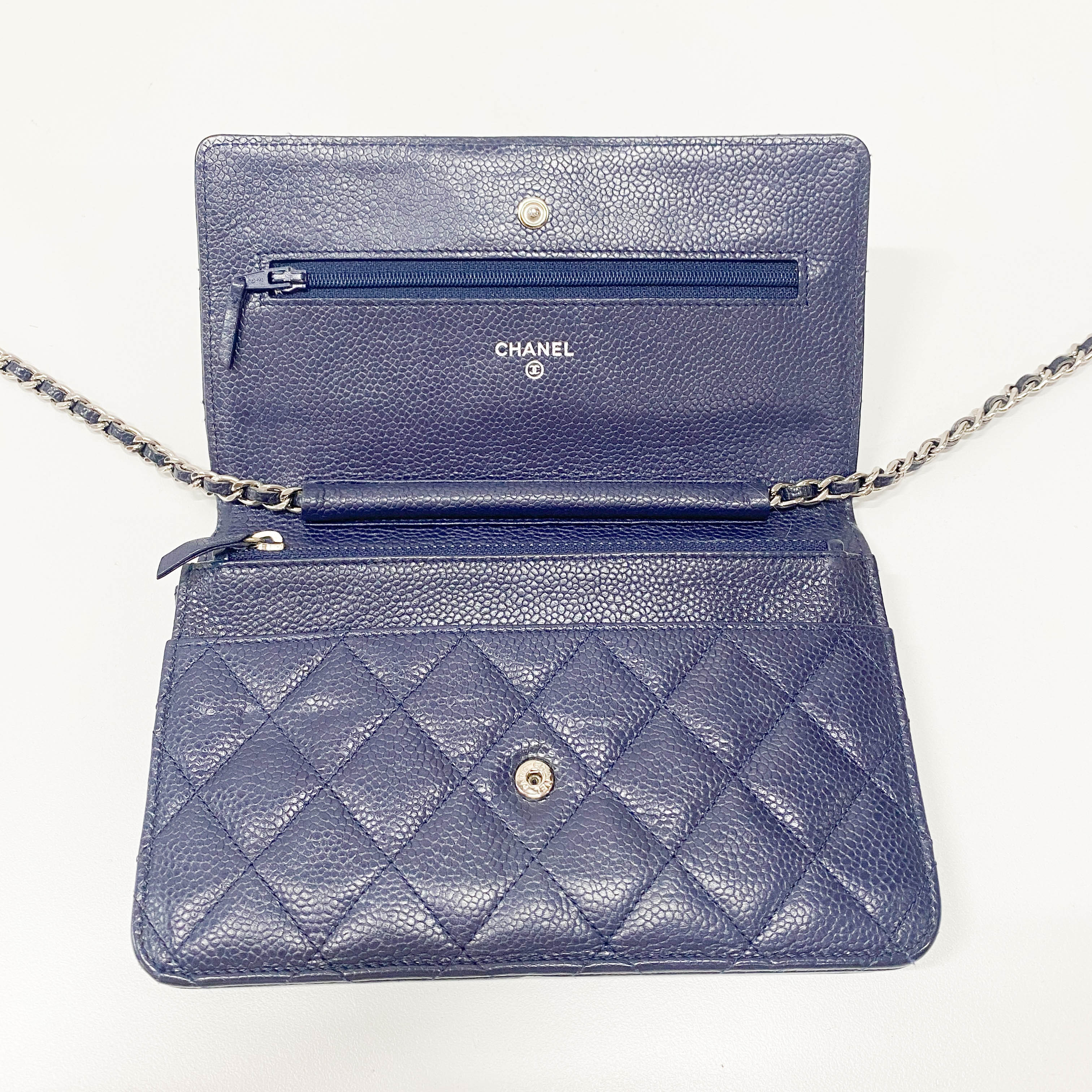 Matelassé Navy Leather Chain Pouch