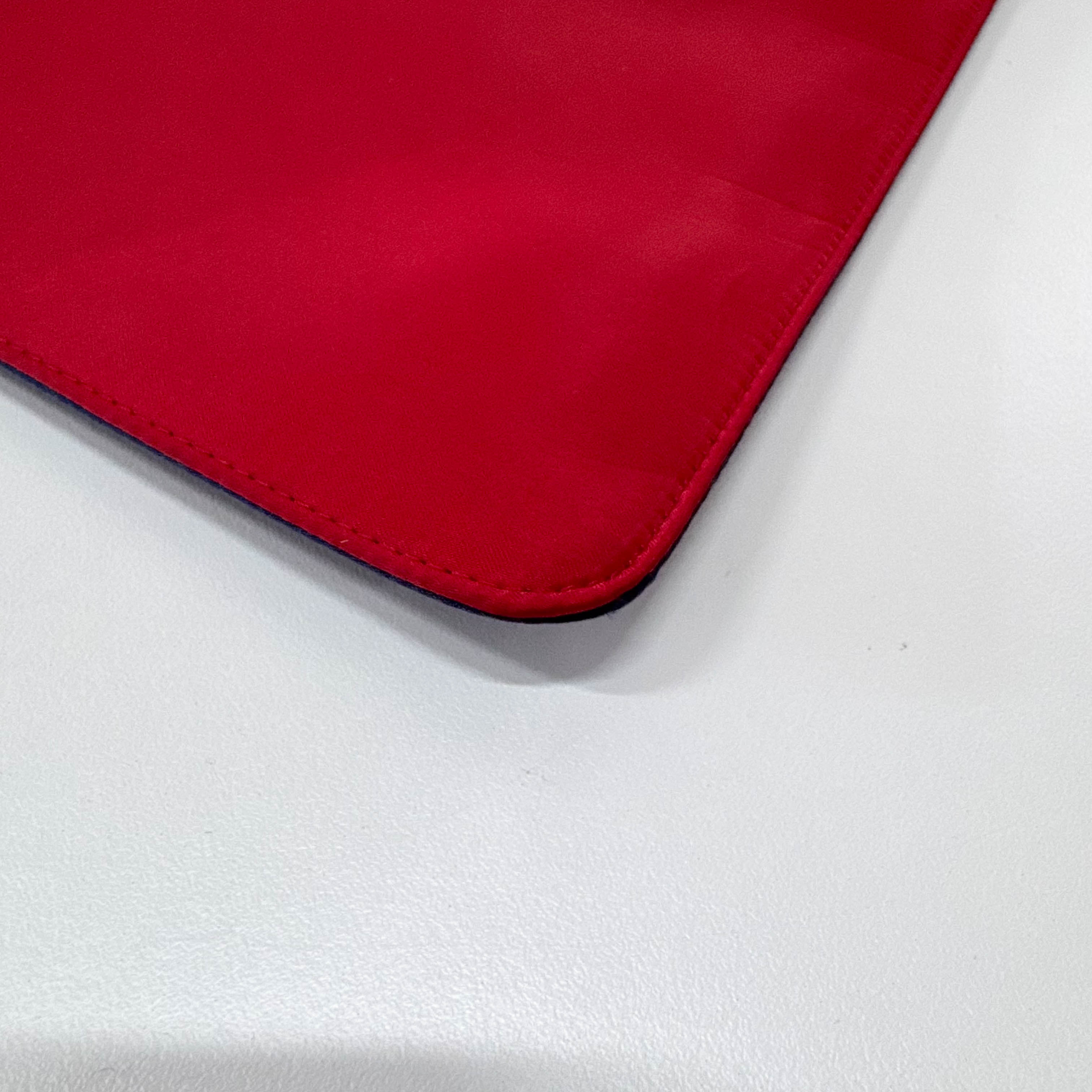 Archive Navy/Red Totes