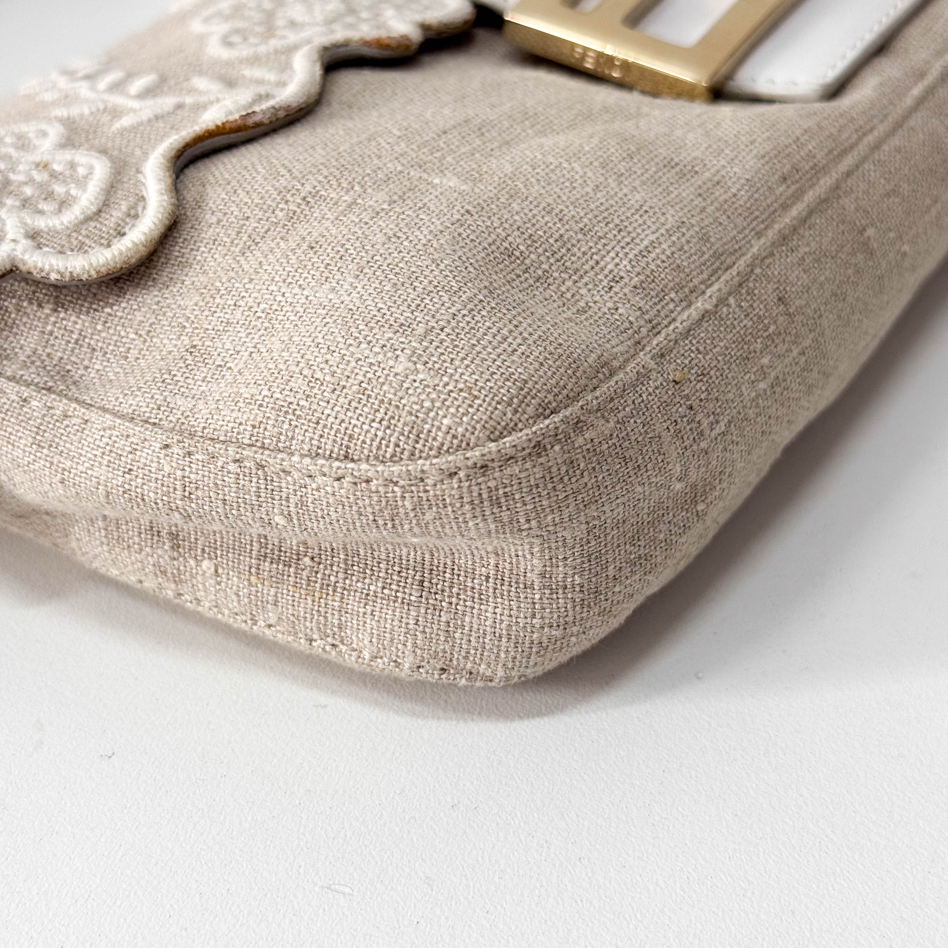 Baguette Beige Raffia Flower Embroidery