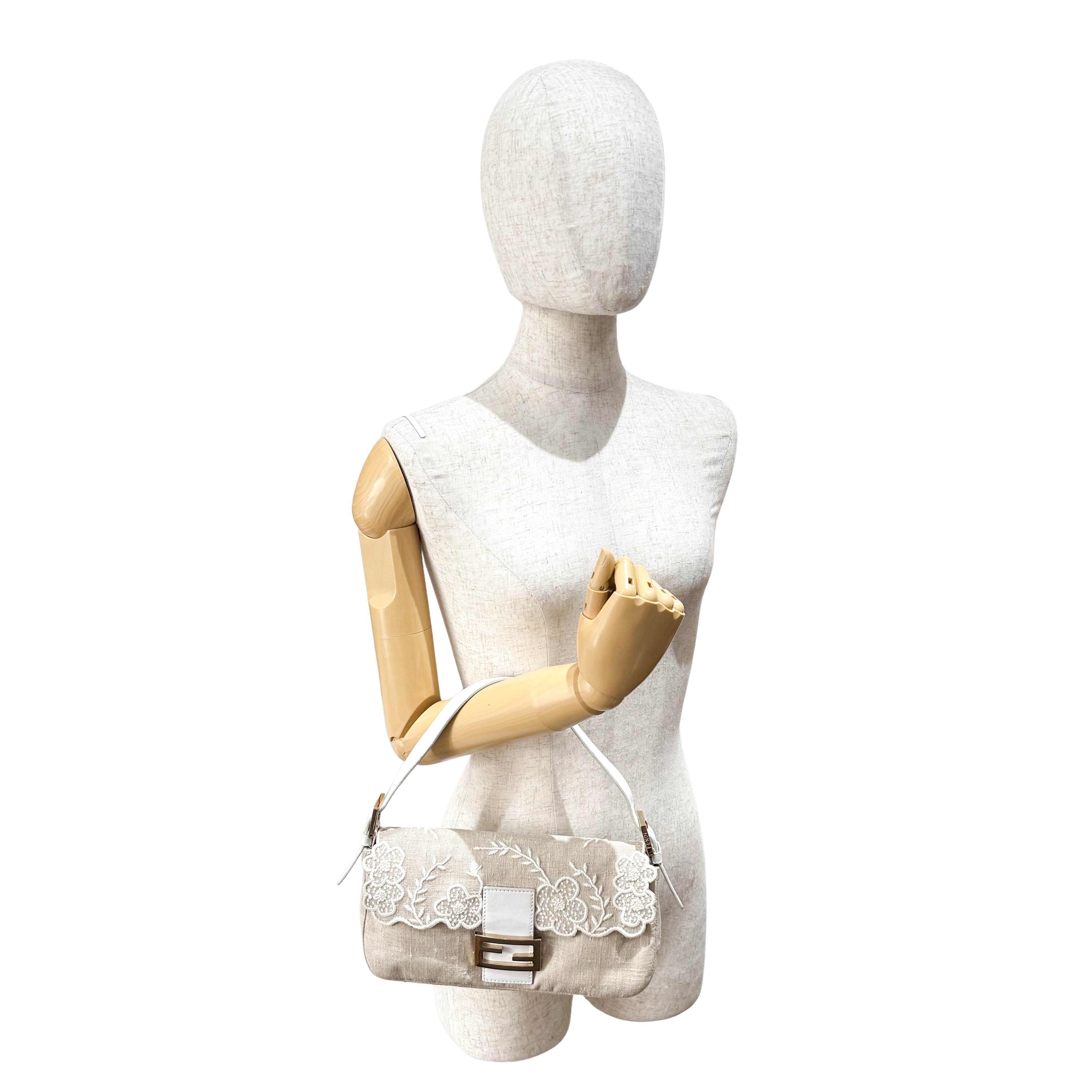 Baguette Beige Raffia Flower Embroidery