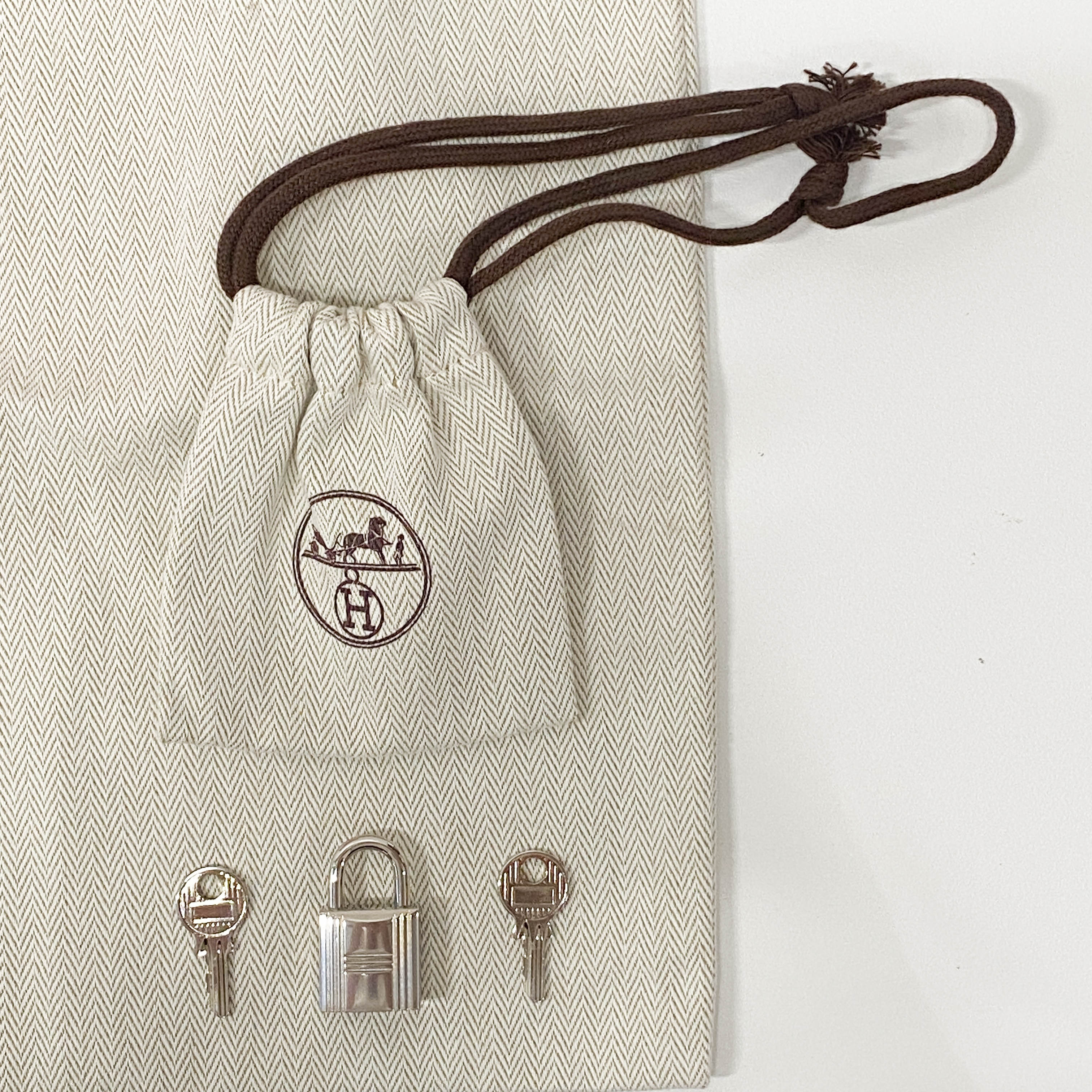 Picotin Lock 18PM Pink Leather Shoulder Bag