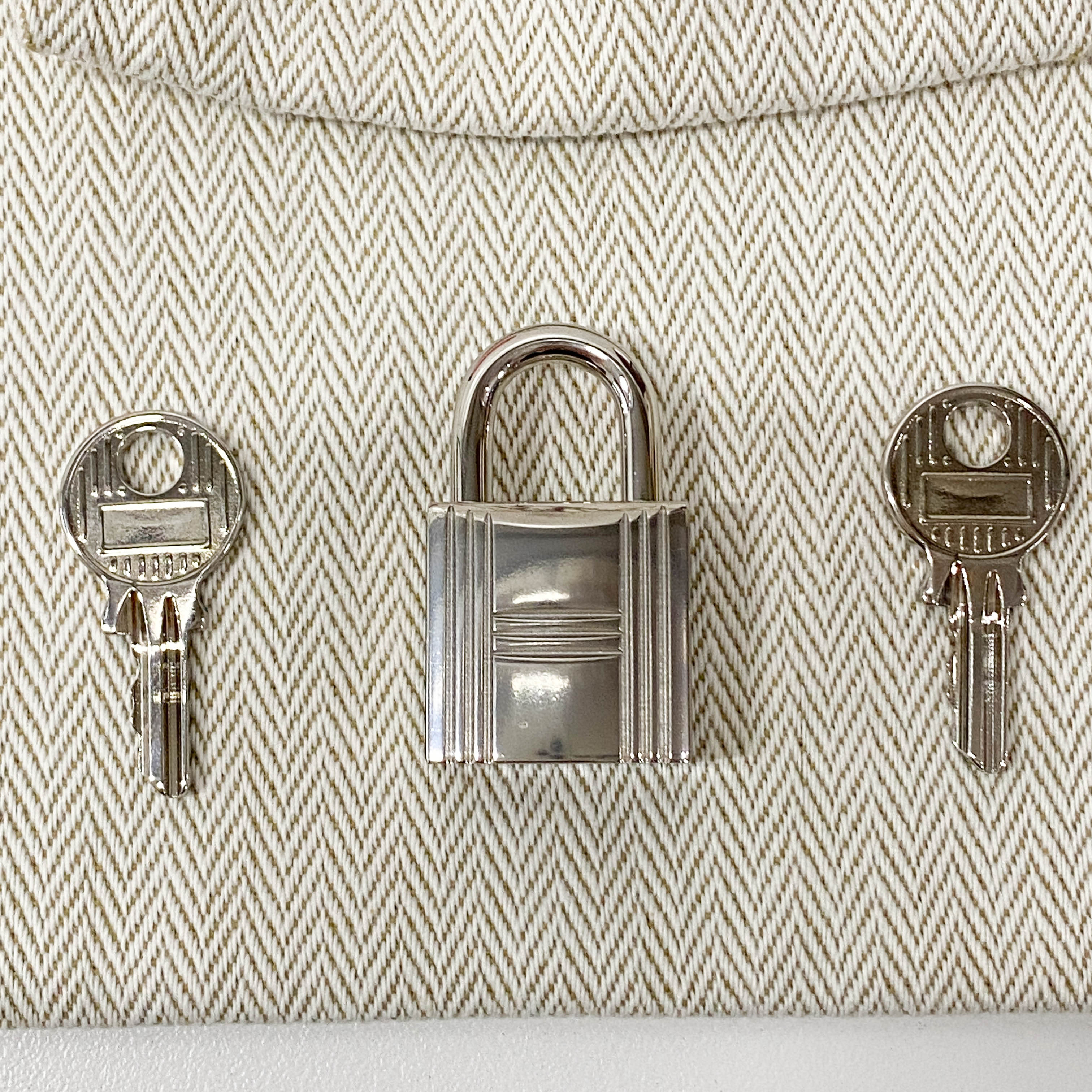 Picotin Lock 18PM Pink Leather Shoulder Bag