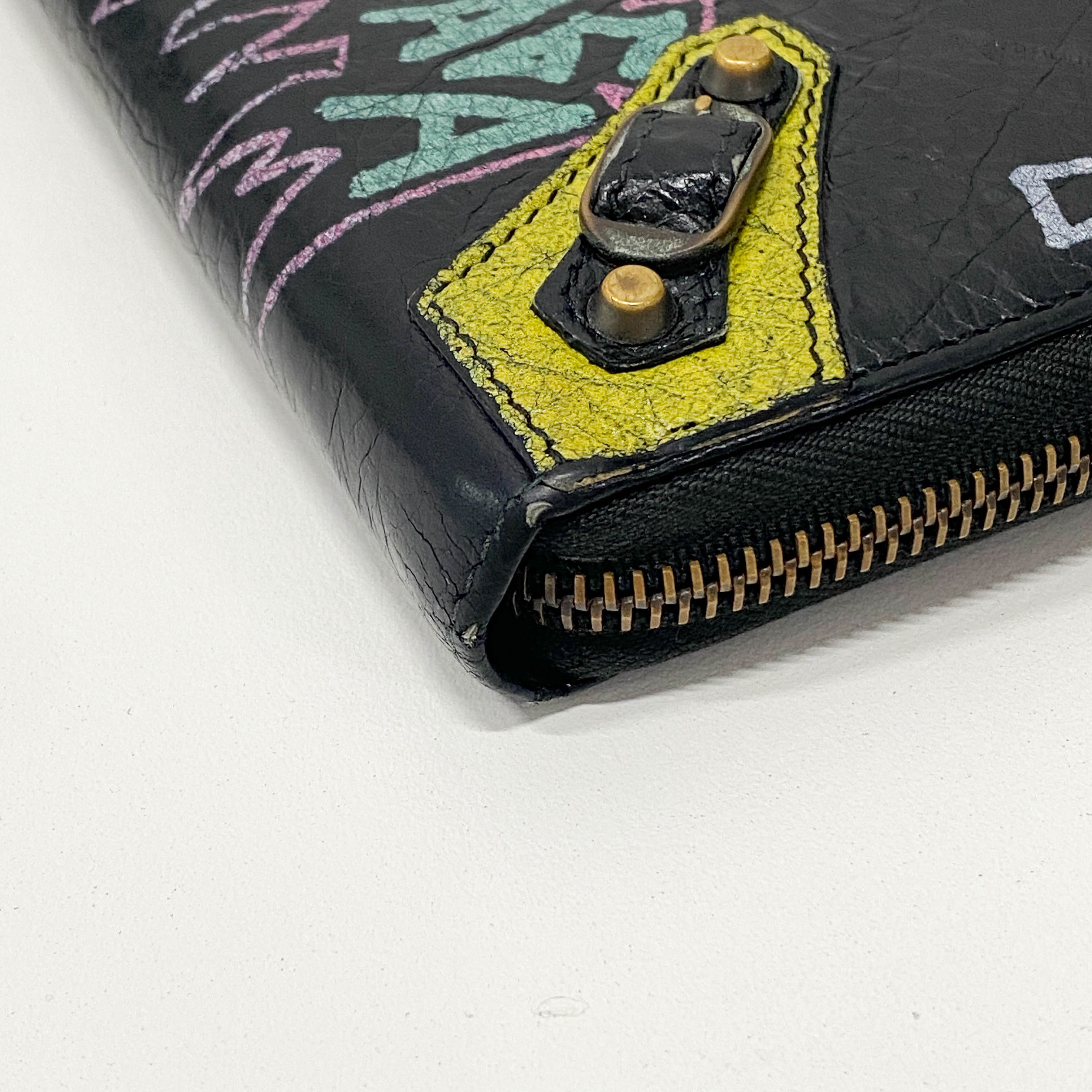 Graffiti Round Zipper Black Lambskin Leather Wallet