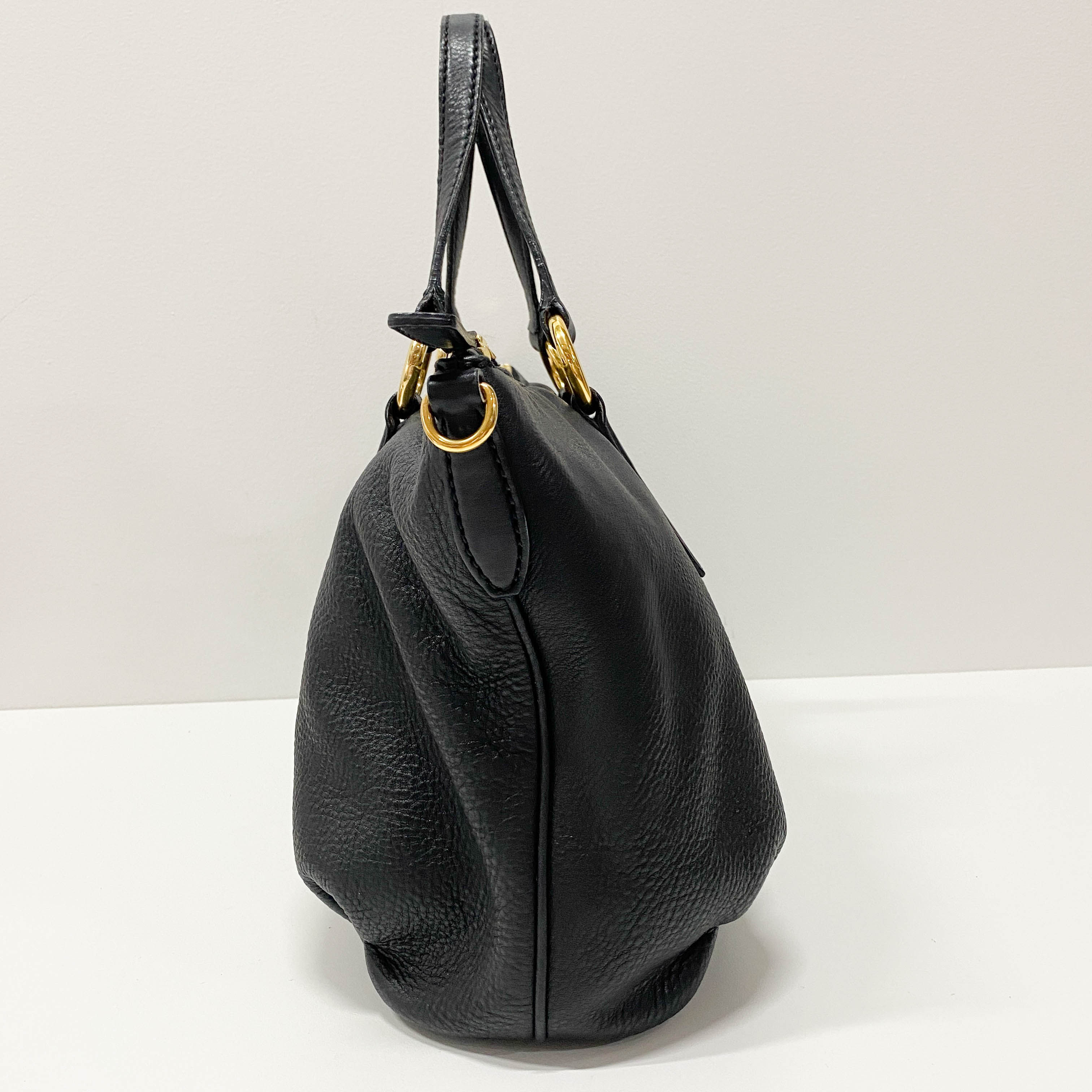 バッグ 98aw archive miumiu leather shoulder bag MIU MIU Archive Black Leather Shoulder Bag – HIVE PRELOVED
