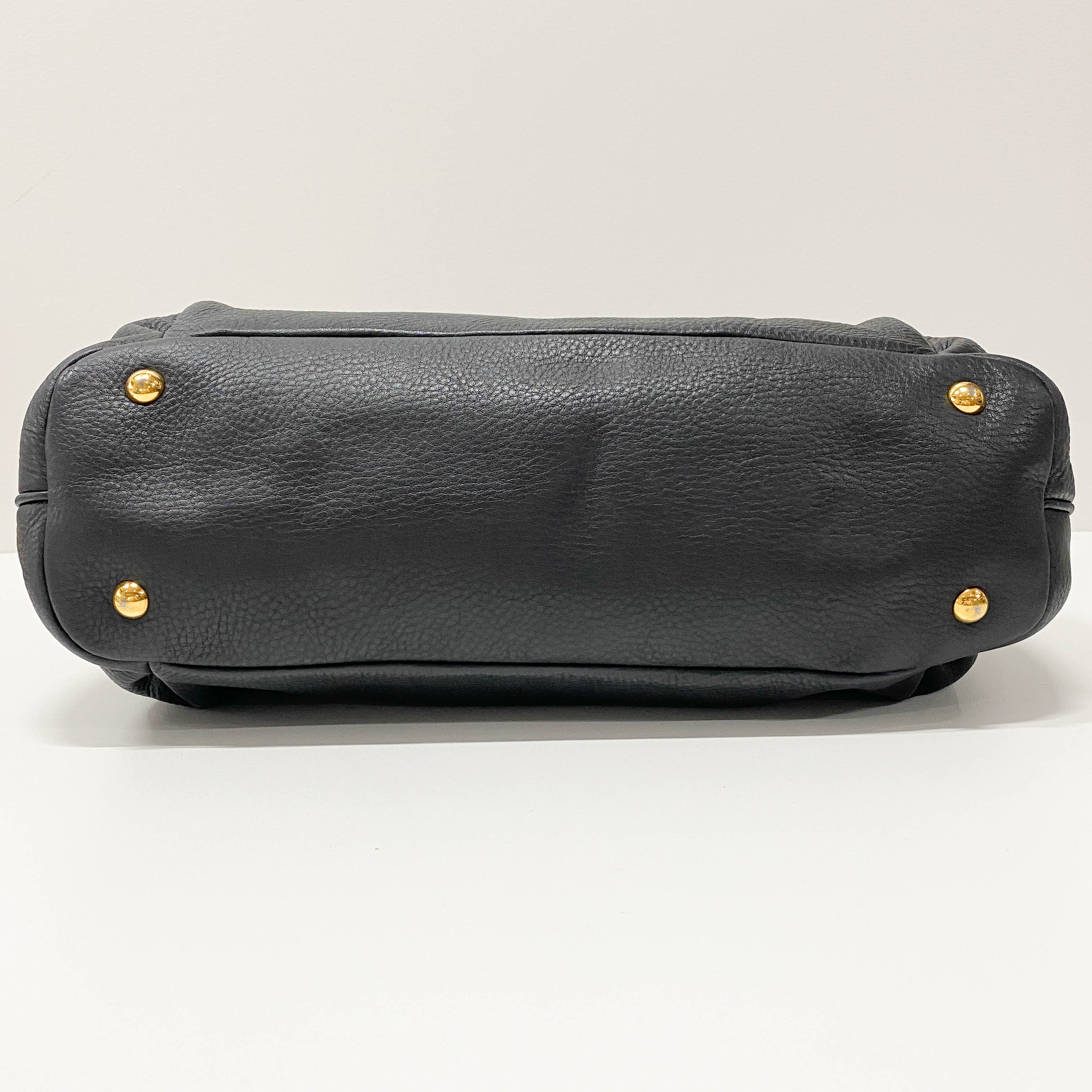 バッグ 98aw archive miumiu leather shoulder bag MIU MIU Archive Black Leather Shoulder Bag – HIVE PRELOVED