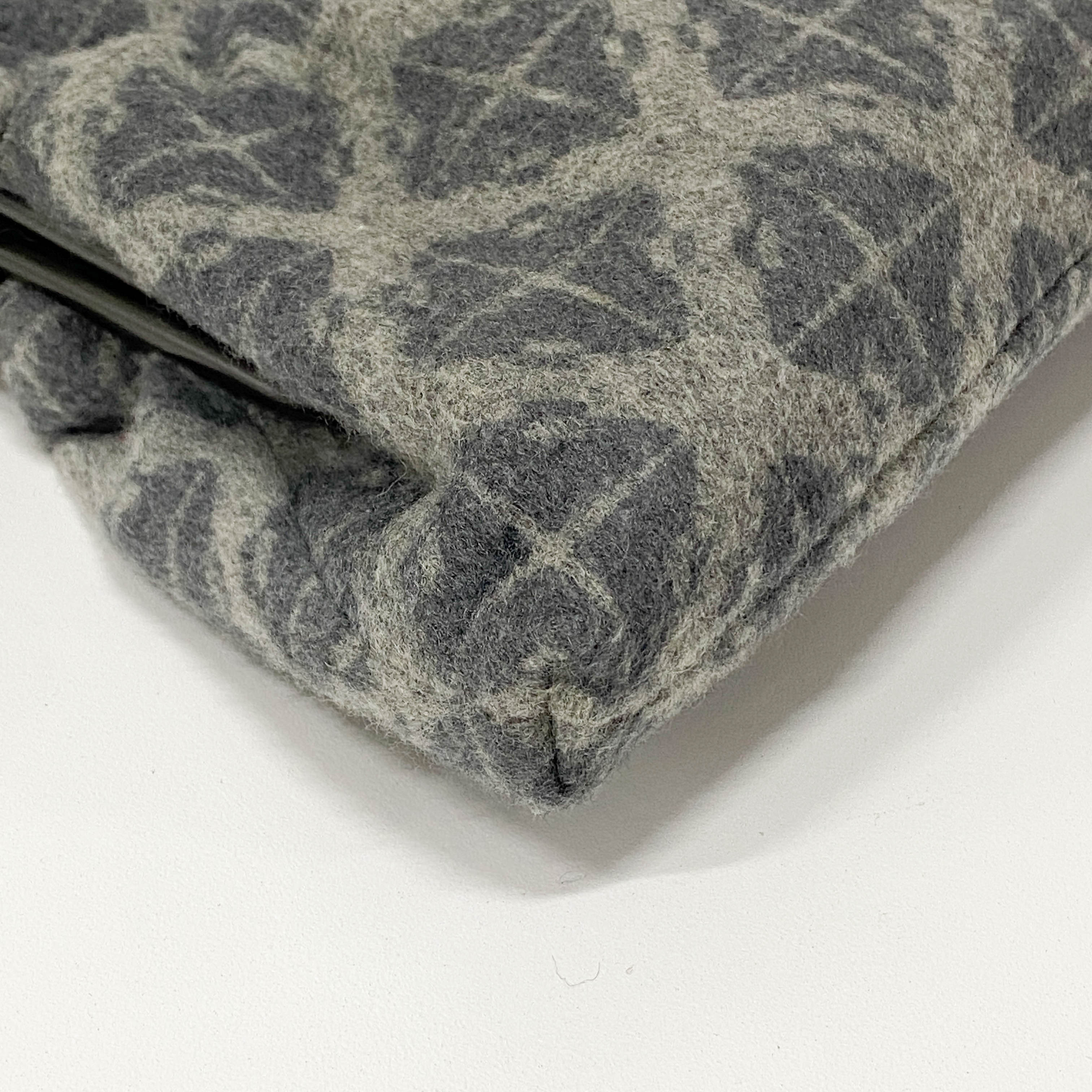 Grey Cross Pattern Wool Shoulder Bag