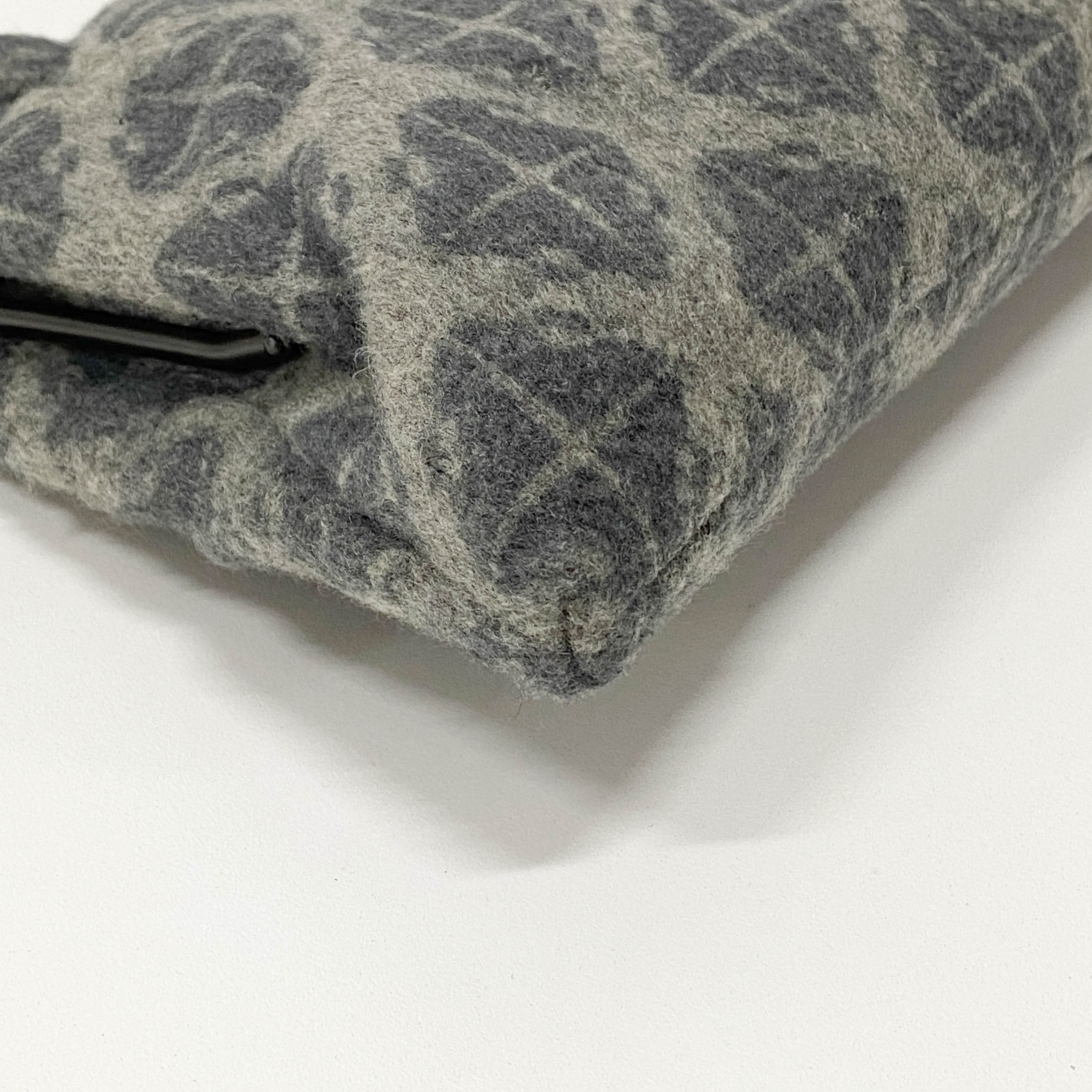 Grey Cross Pattern Wool Shoulder Bag