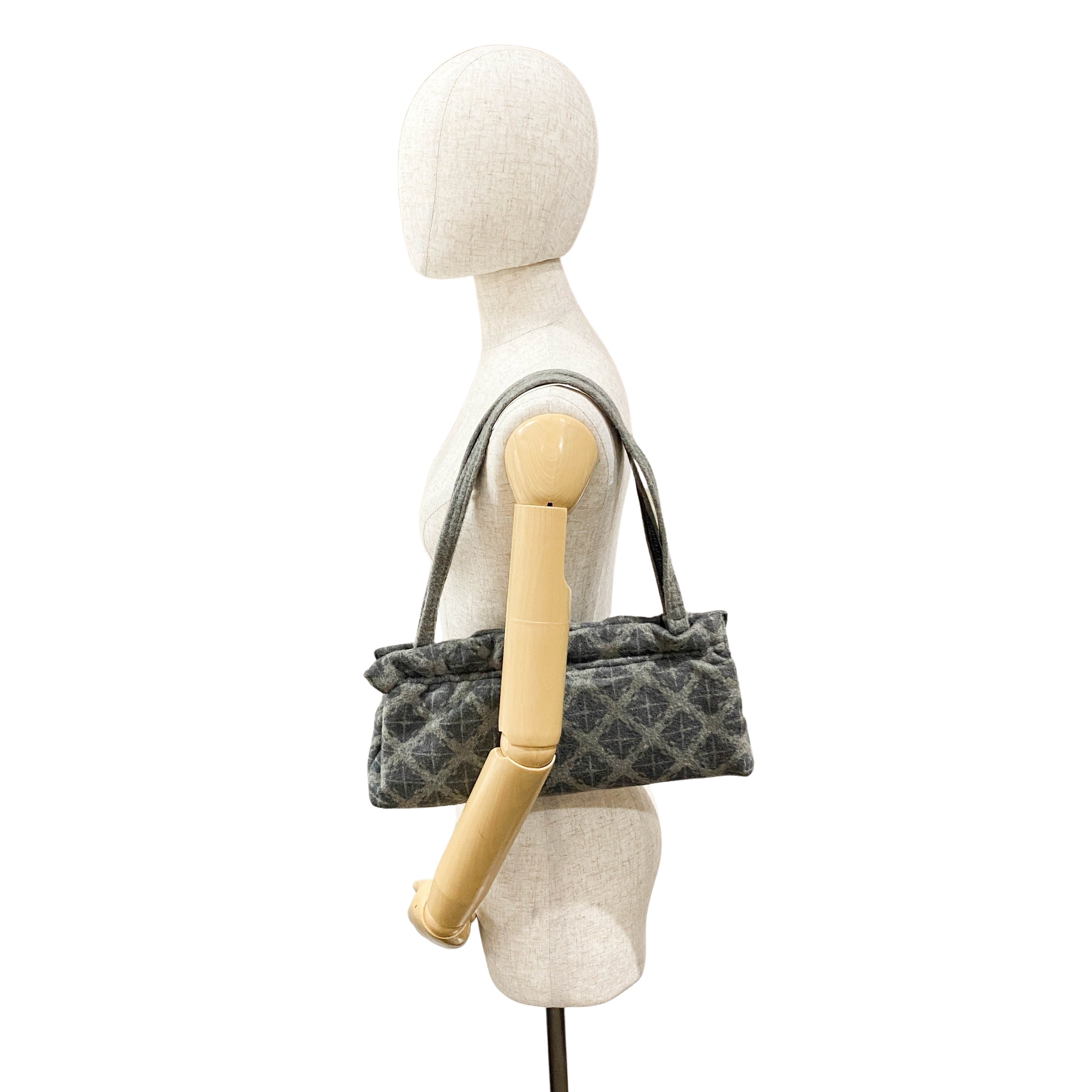 Grey Cross Pattern Wool Shoulder Bag