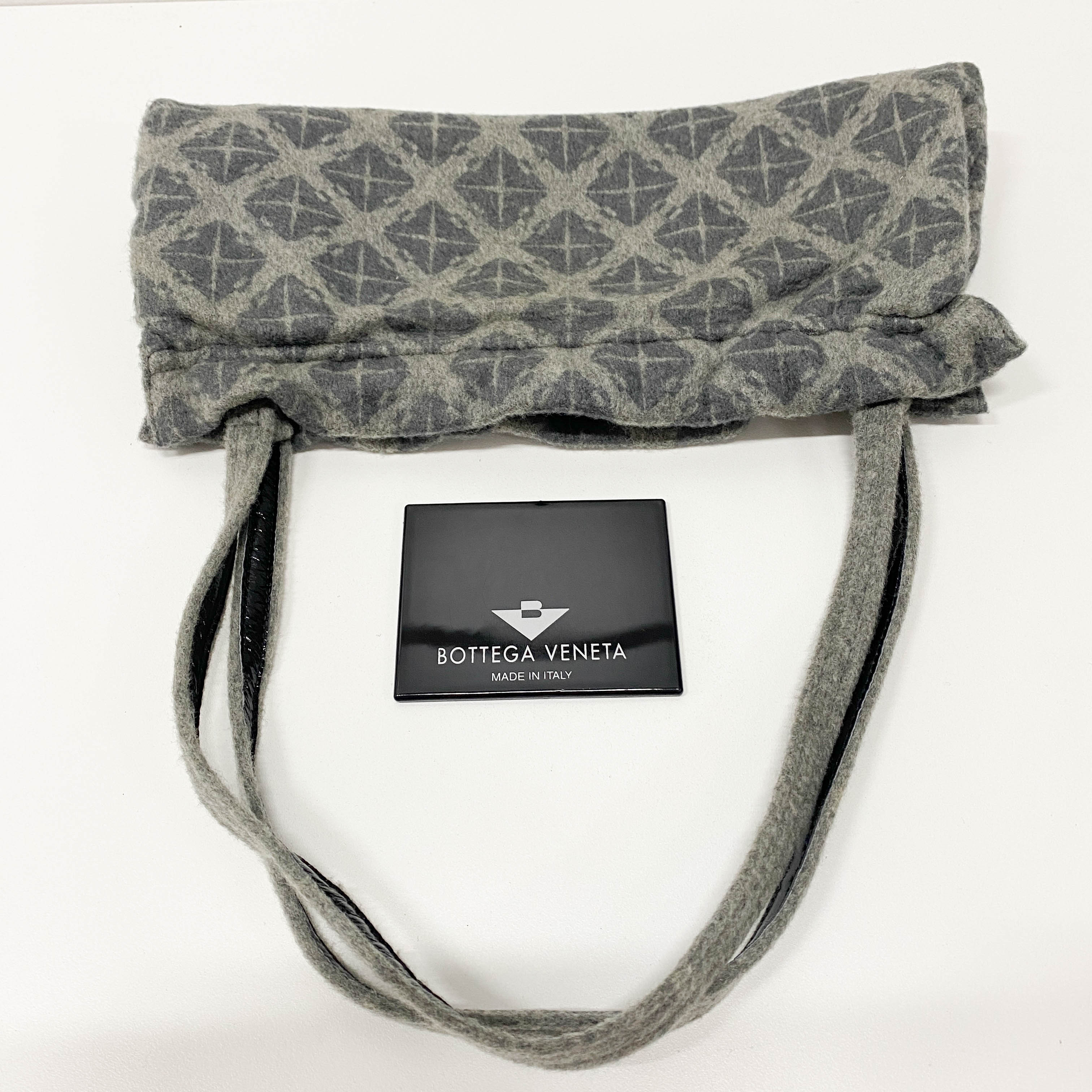 Grey Cross Pattern Wool Shoulder Bag