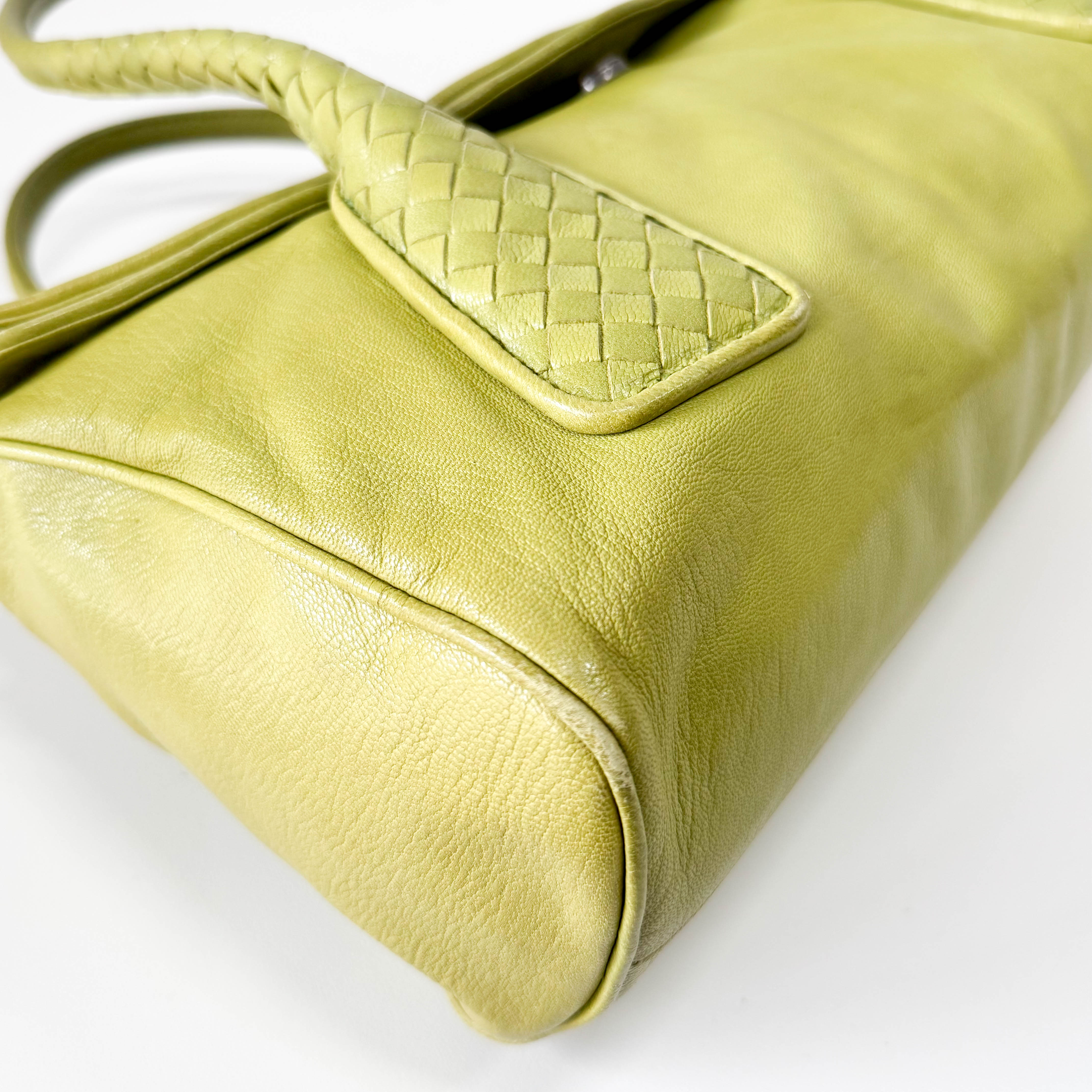 Intrecciato Calf Leather Handle Bag