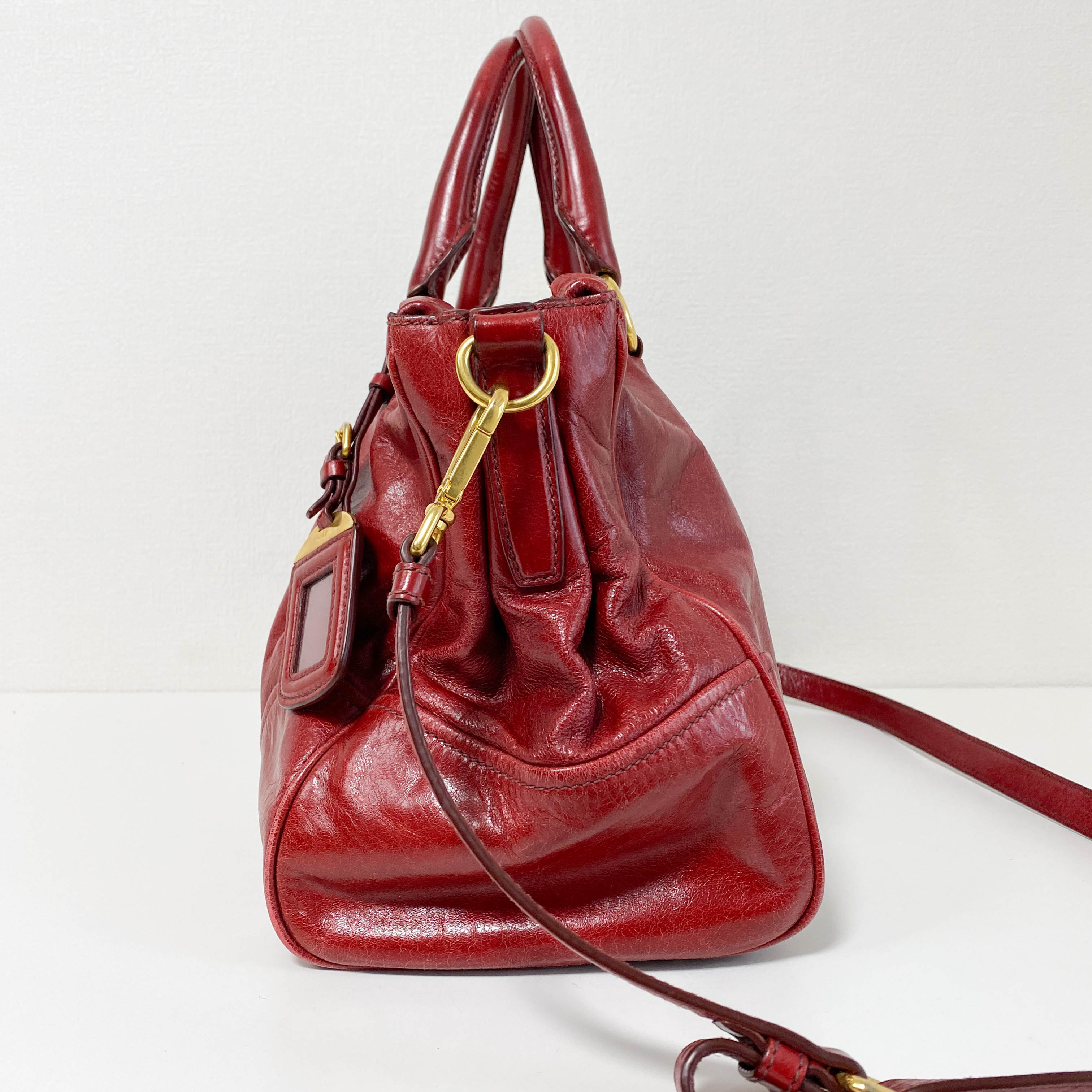 バッグ FW2002 prada leather handbag red soho FW2002 prada leather handbag red soho - メルカリ