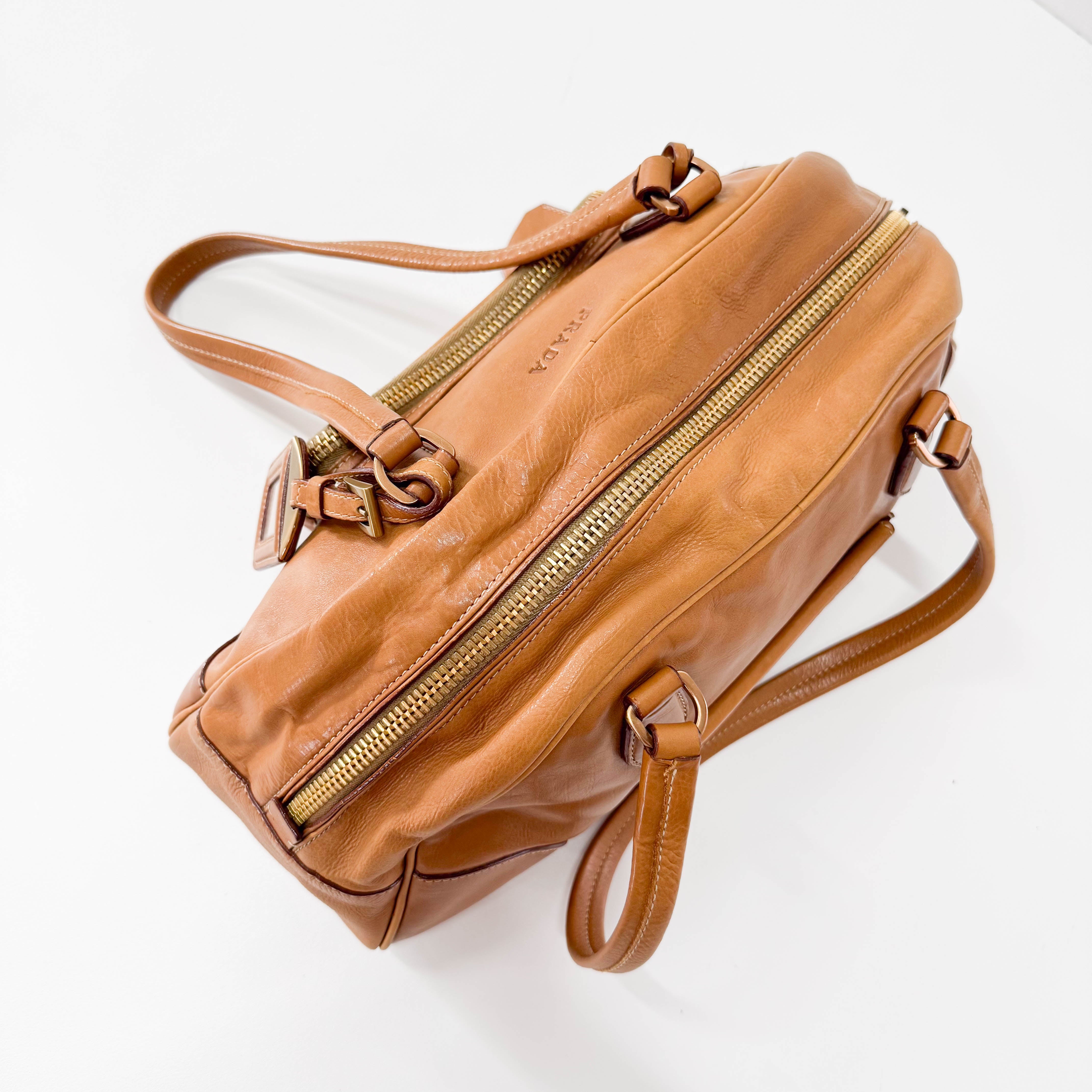 バッグ Prada archive shoulder bag 2way brown PRADA Archive Brown Leather Shoulder Bag – HIVE PRELOVED
