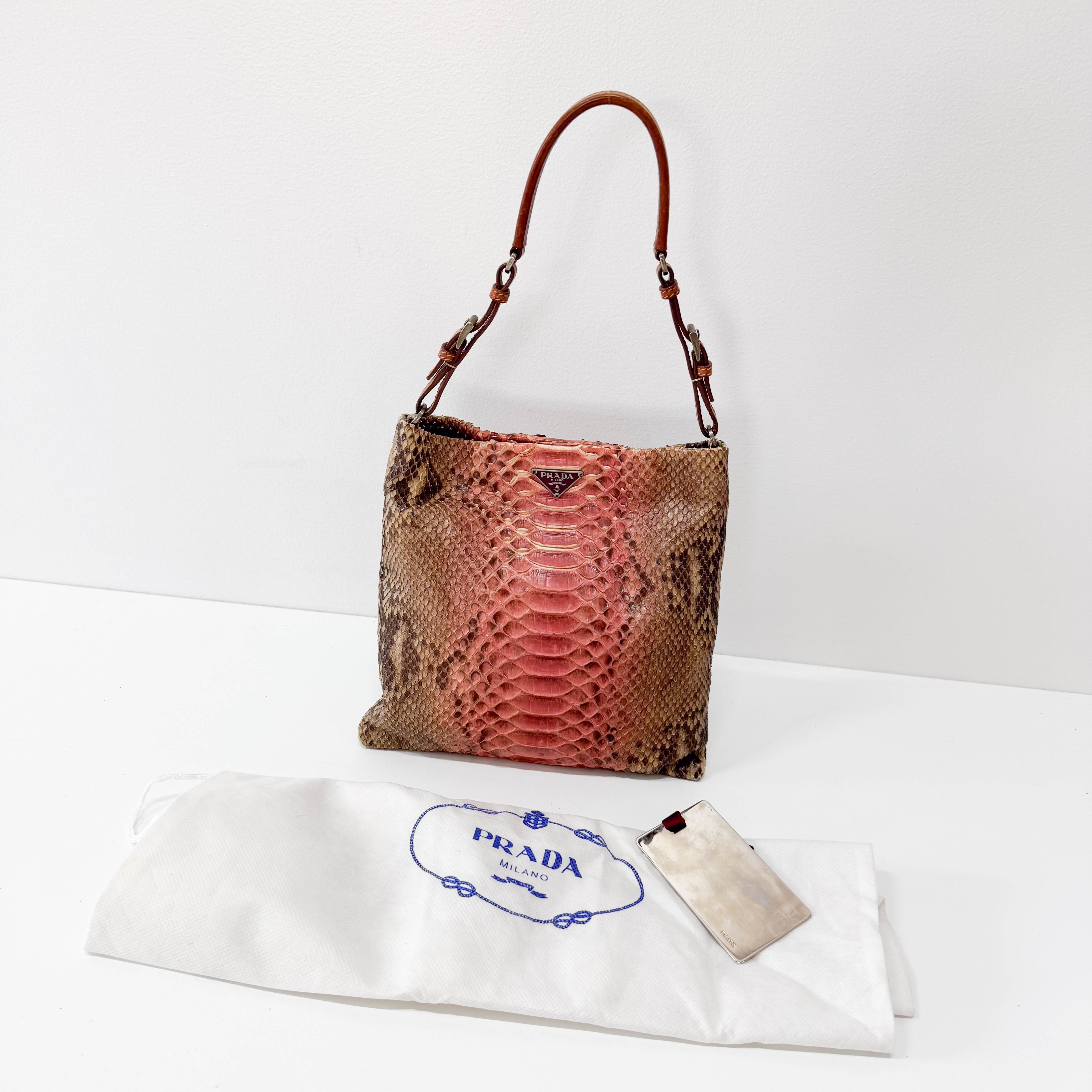 Leather Gradation Pink Shoulder Bag