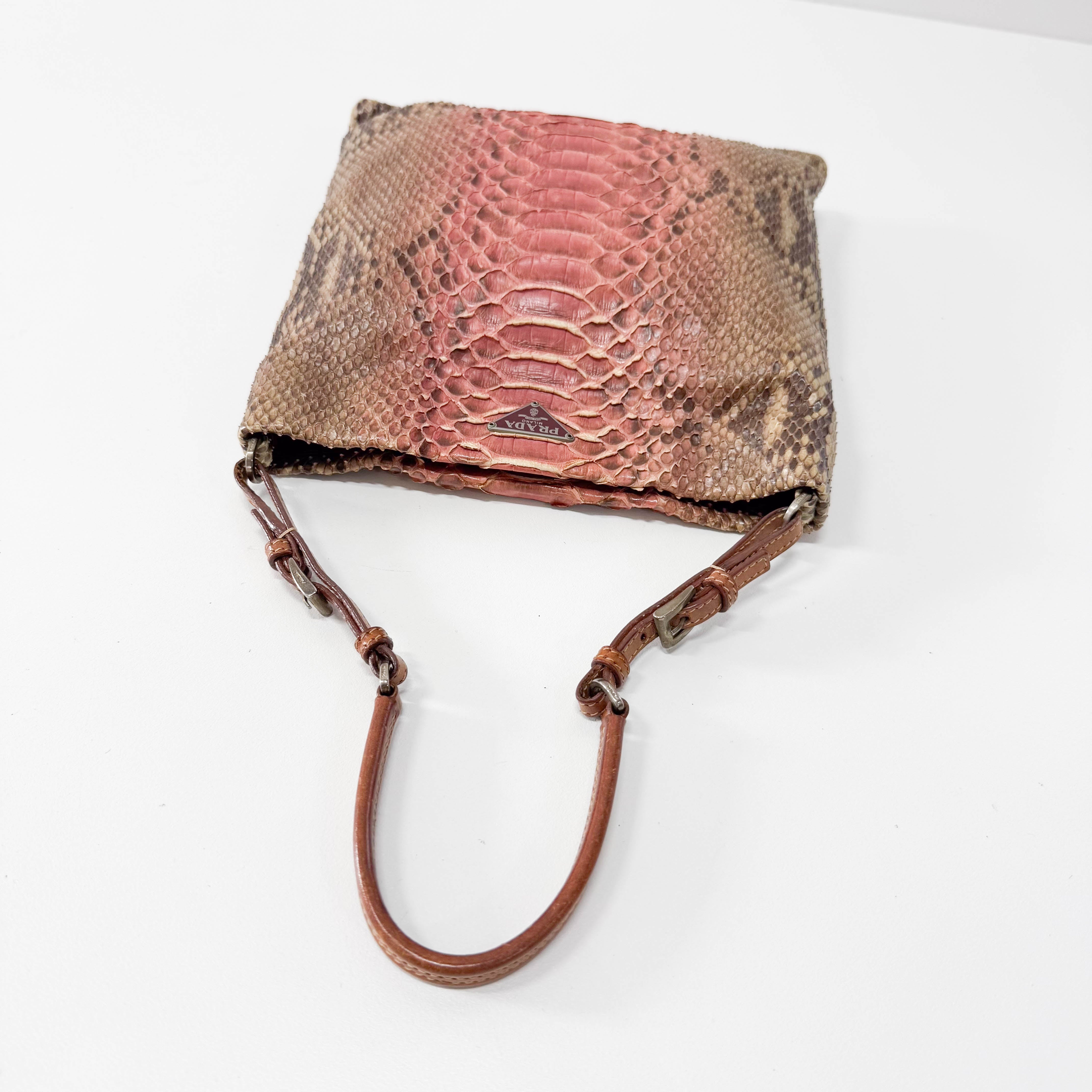 Leather Gradation Pink Shoulder Bag