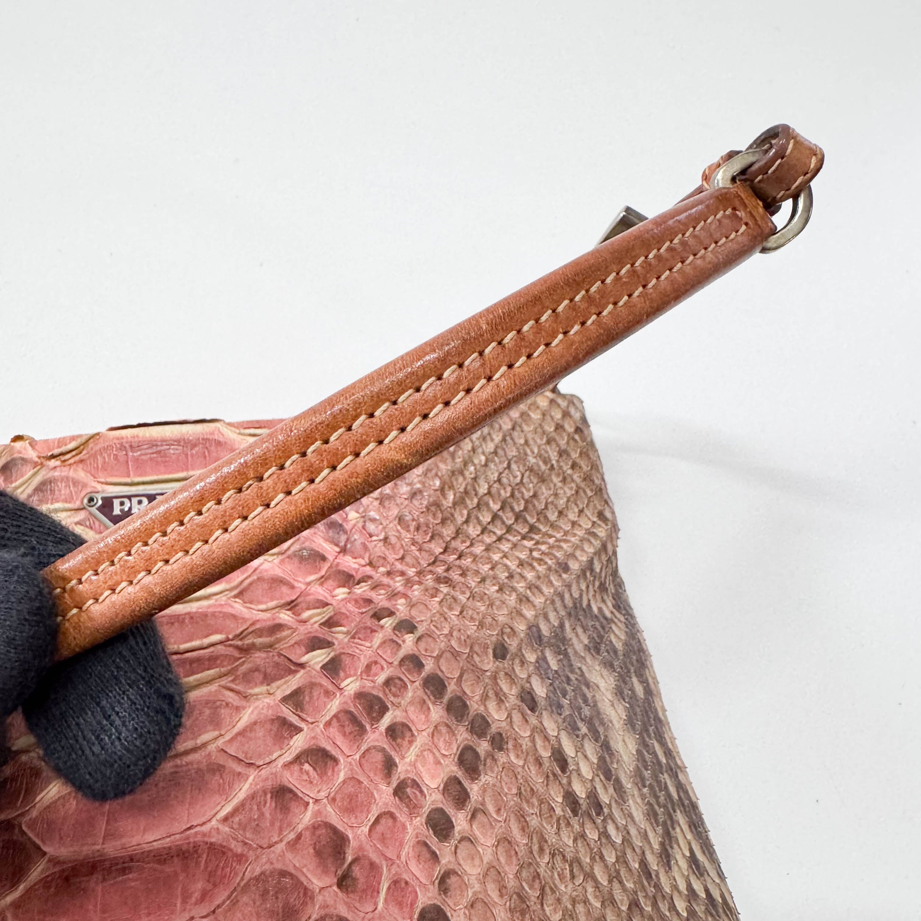 Leather Gradation Pink Shoulder Bag