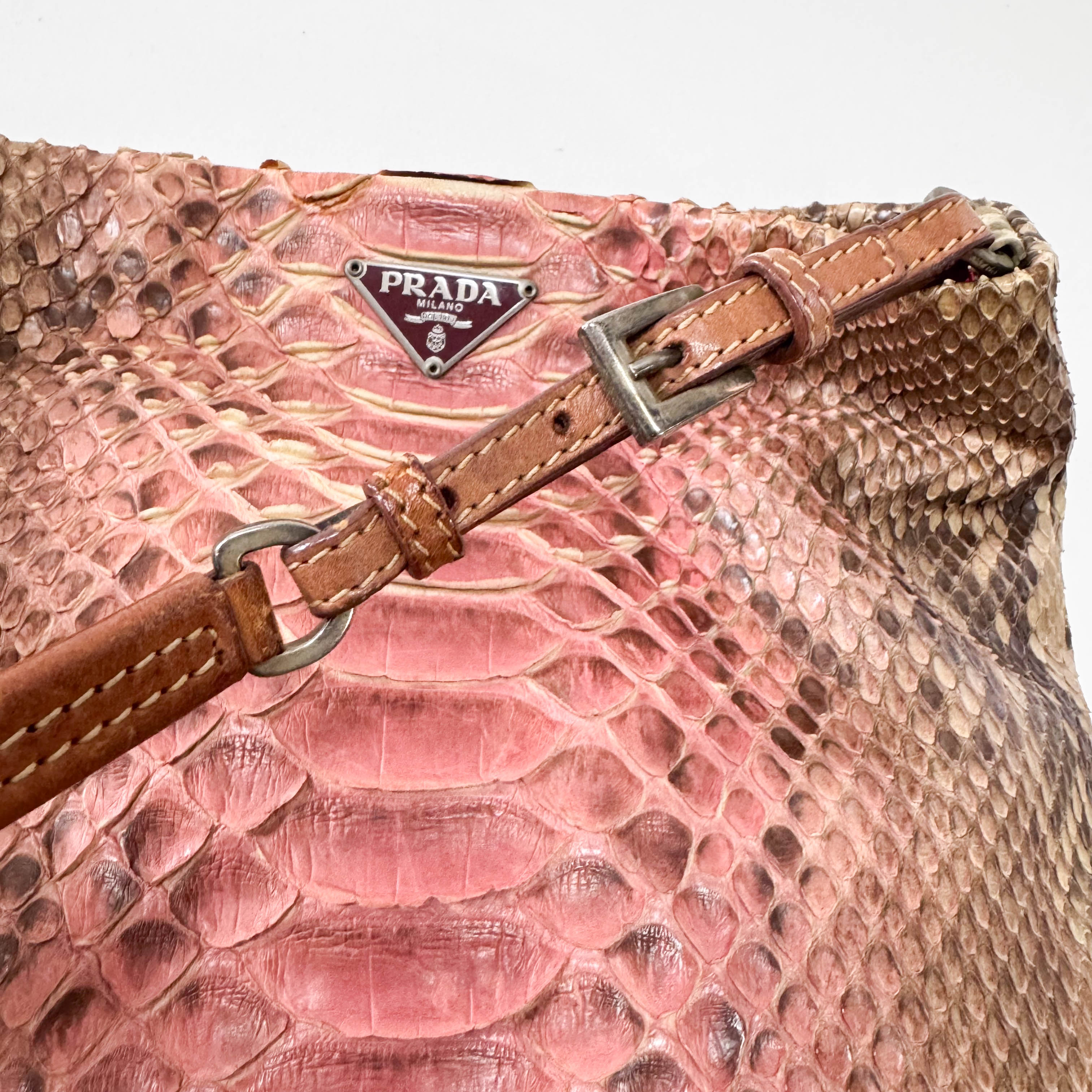 Leather Gradation Pink Shoulder Bag