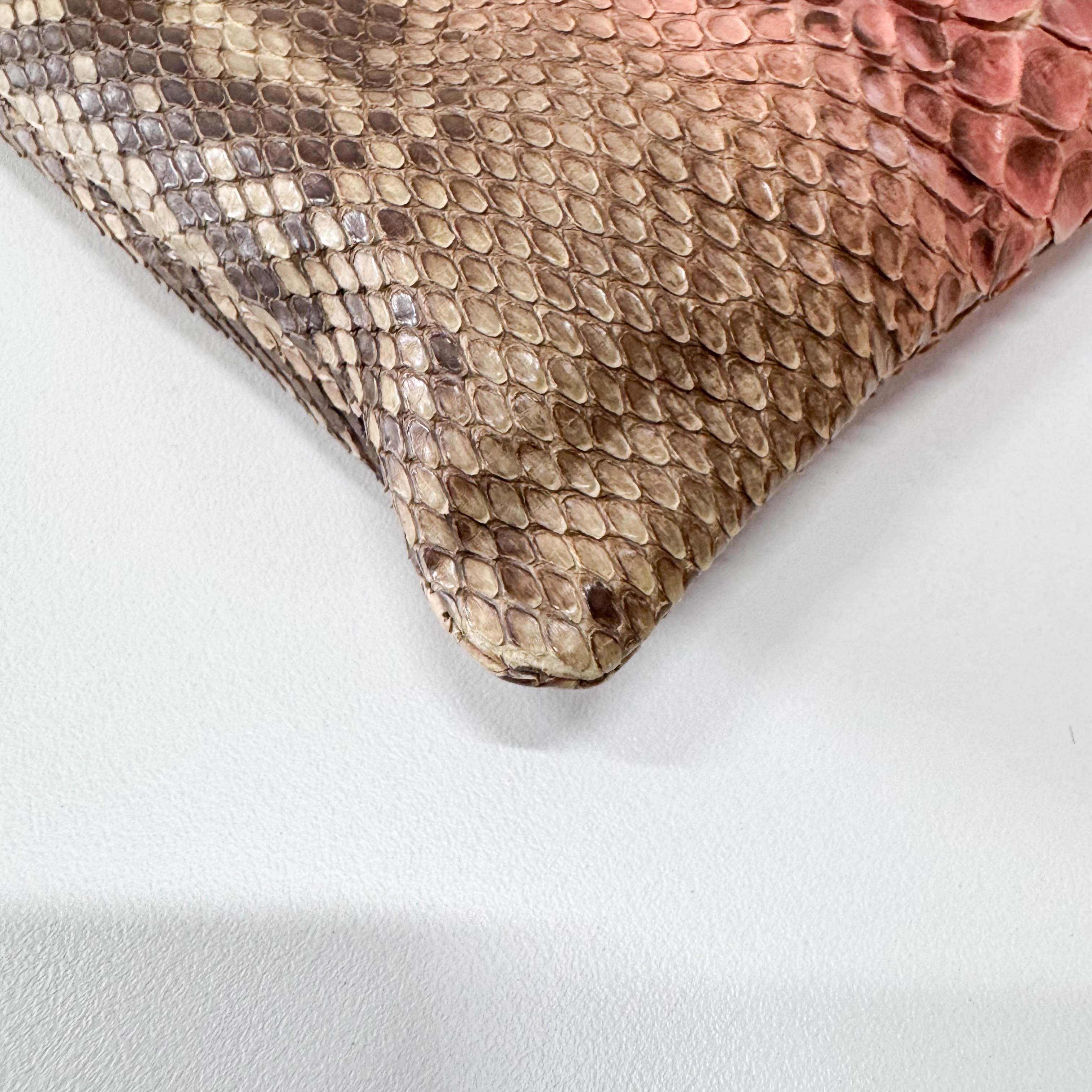 Leather Gradation Pink Shoulder Bag