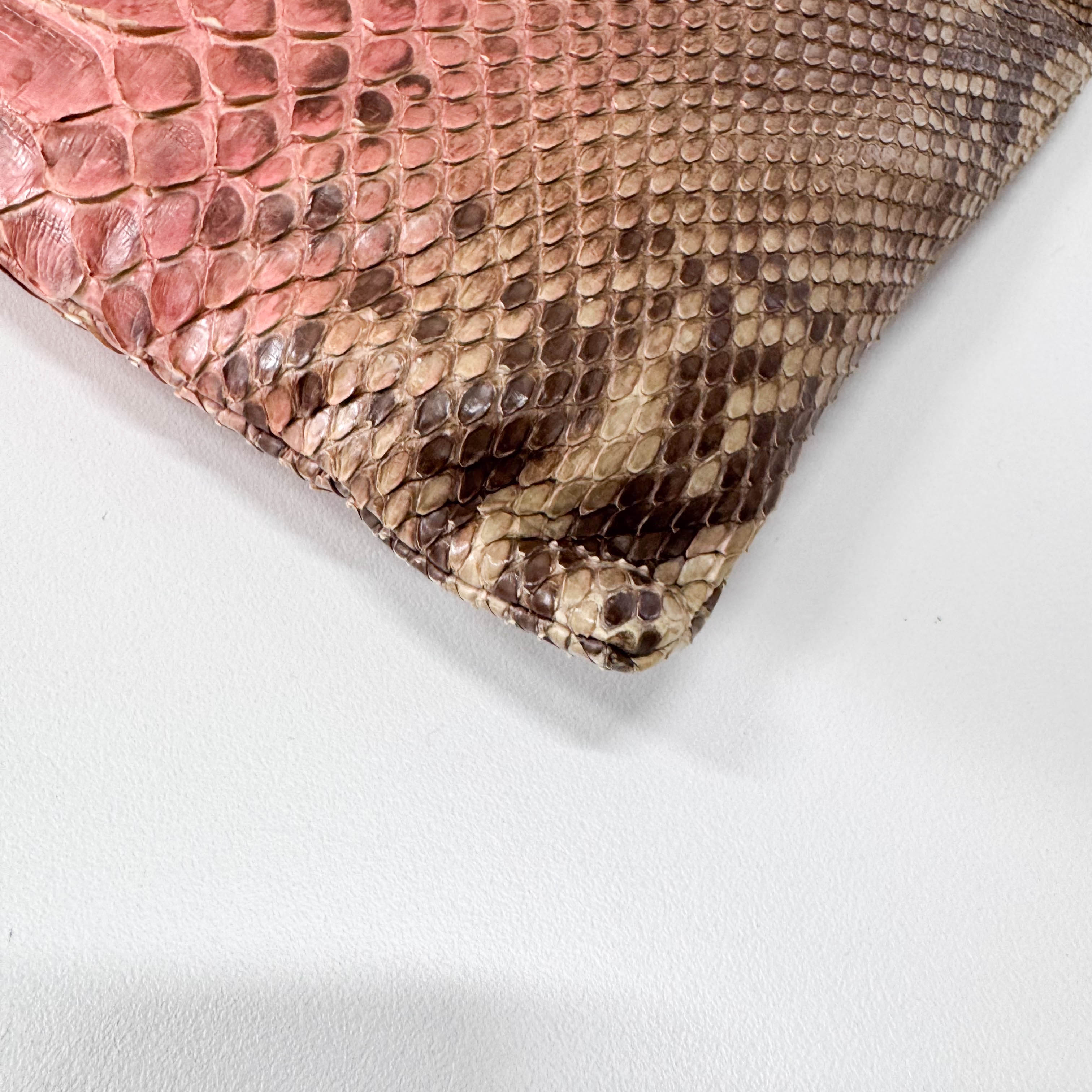 Leather Gradation Pink Shoulder Bag