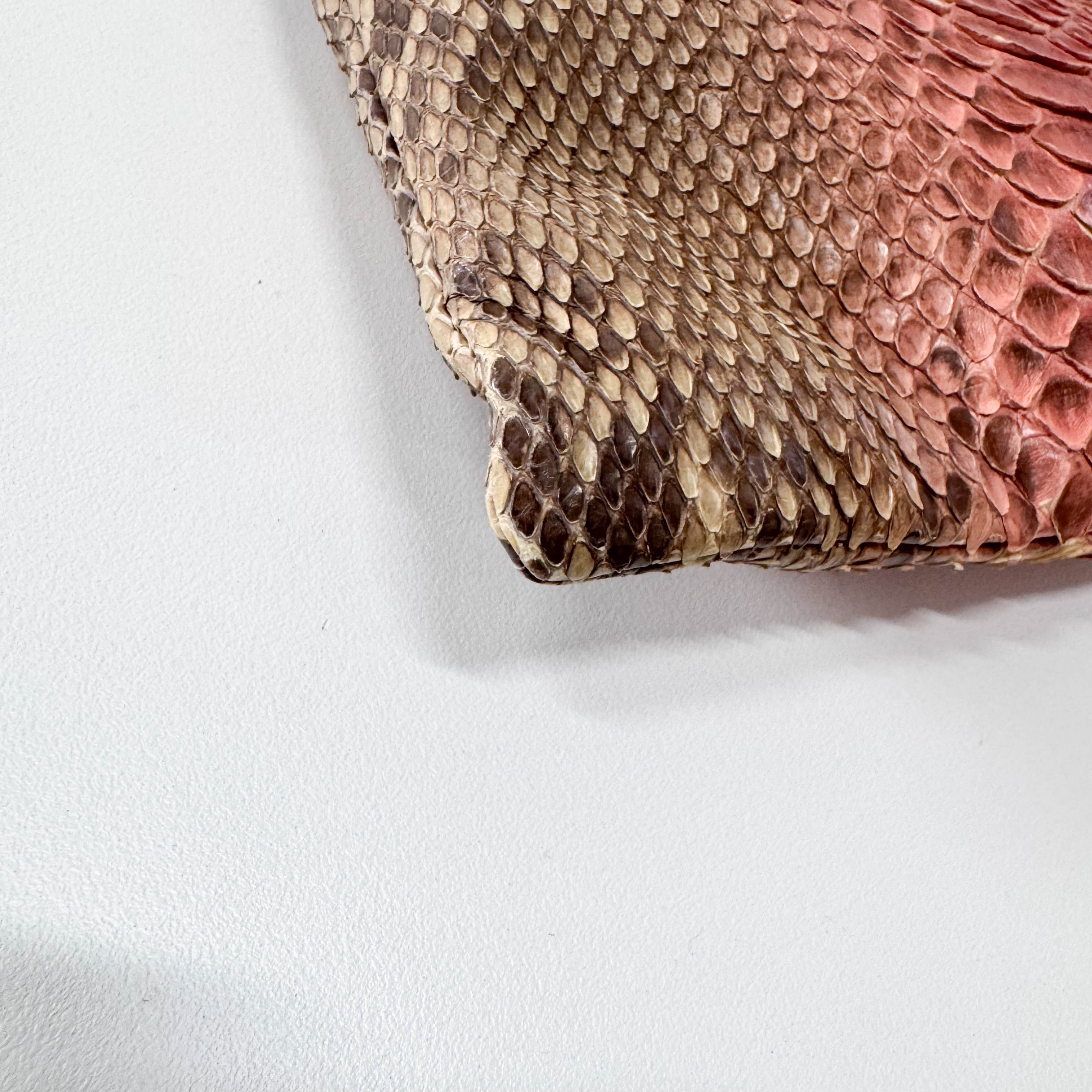 Leather Gradation Pink Shoulder Bag