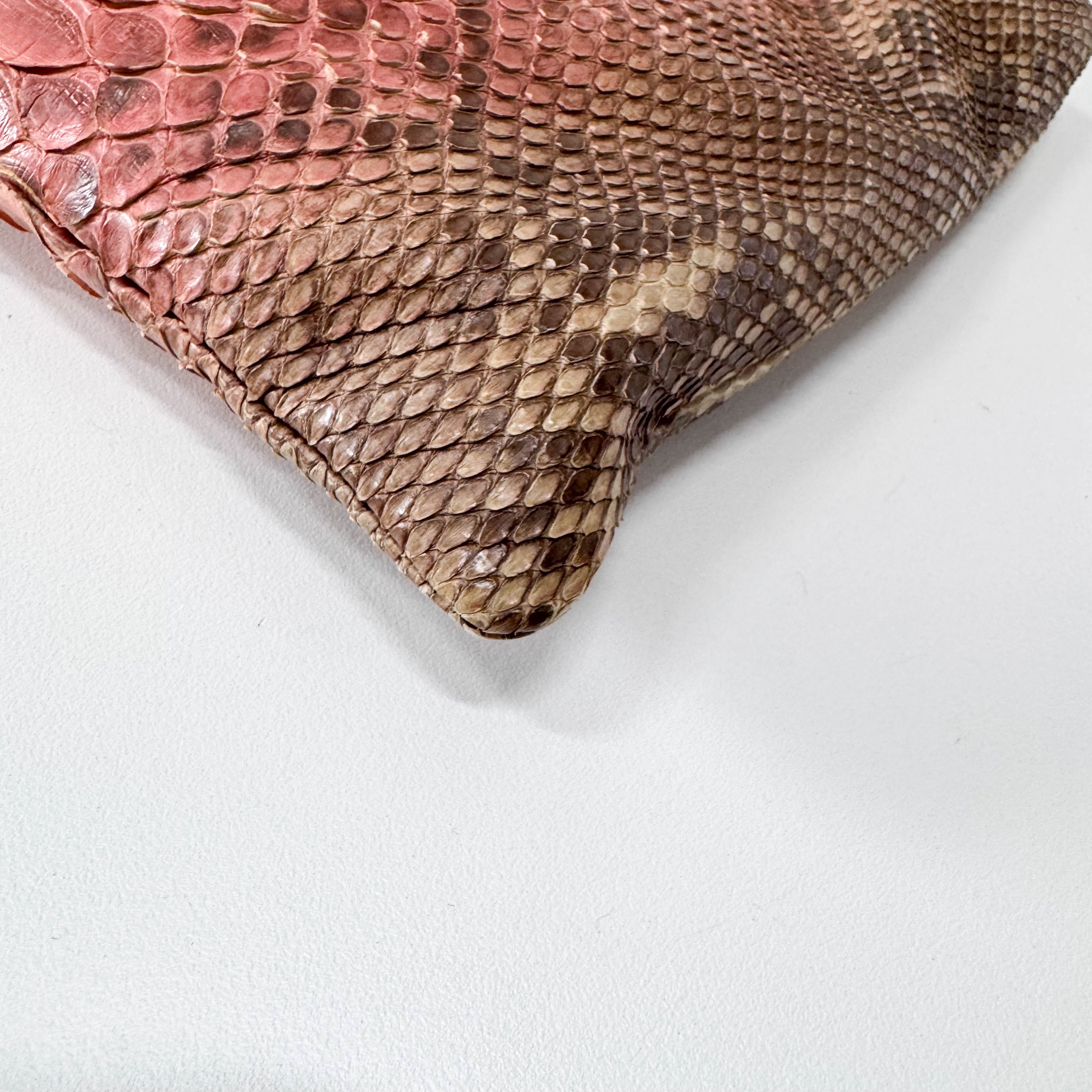 Leather Gradation Pink Shoulder Bag