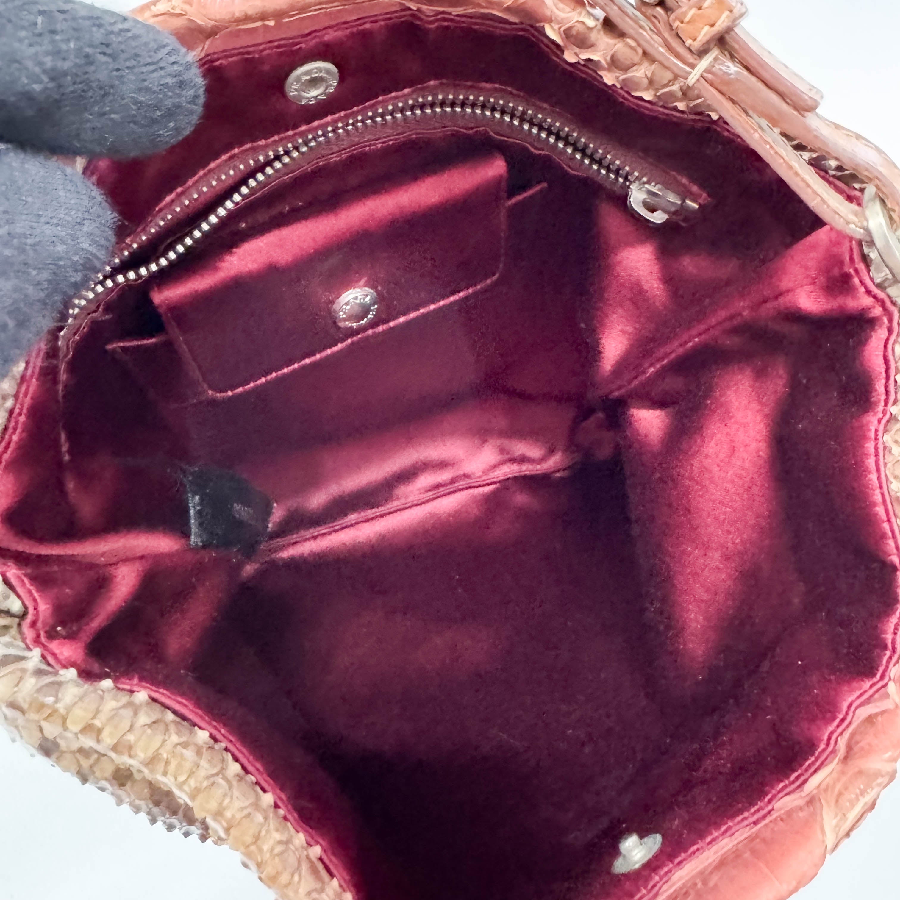 Leather Gradation Pink Shoulder Bag