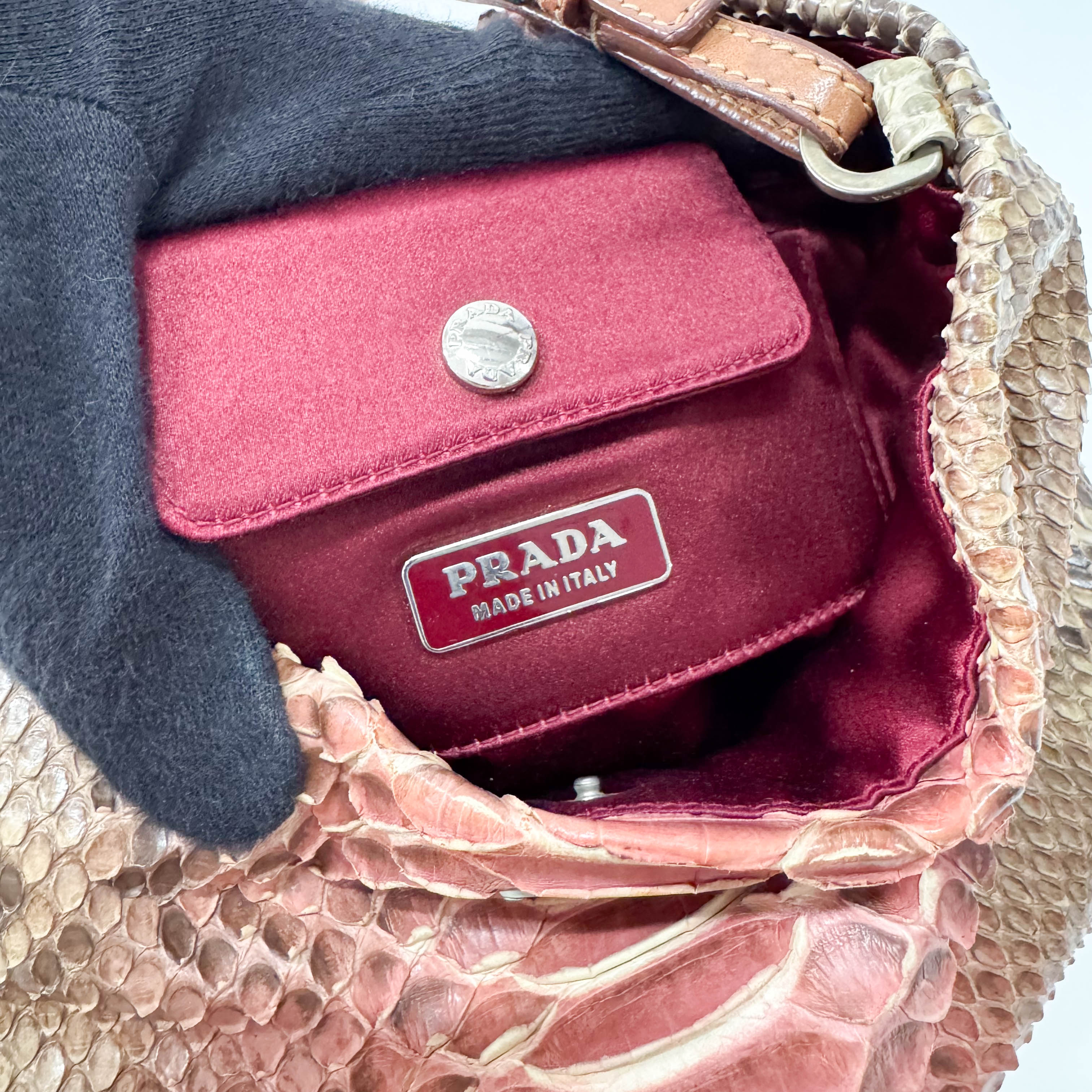 Leather Gradation Pink Shoulder Bag