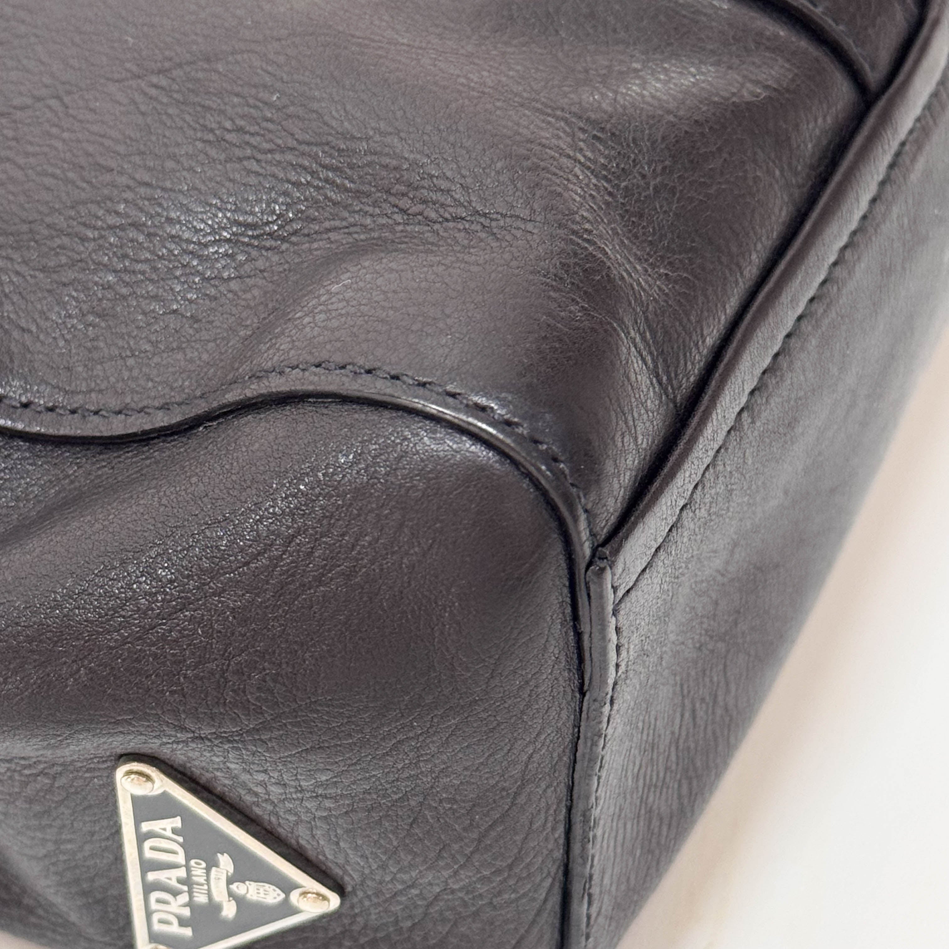 Vitello Black Calfskin Leather Shoulder Bag