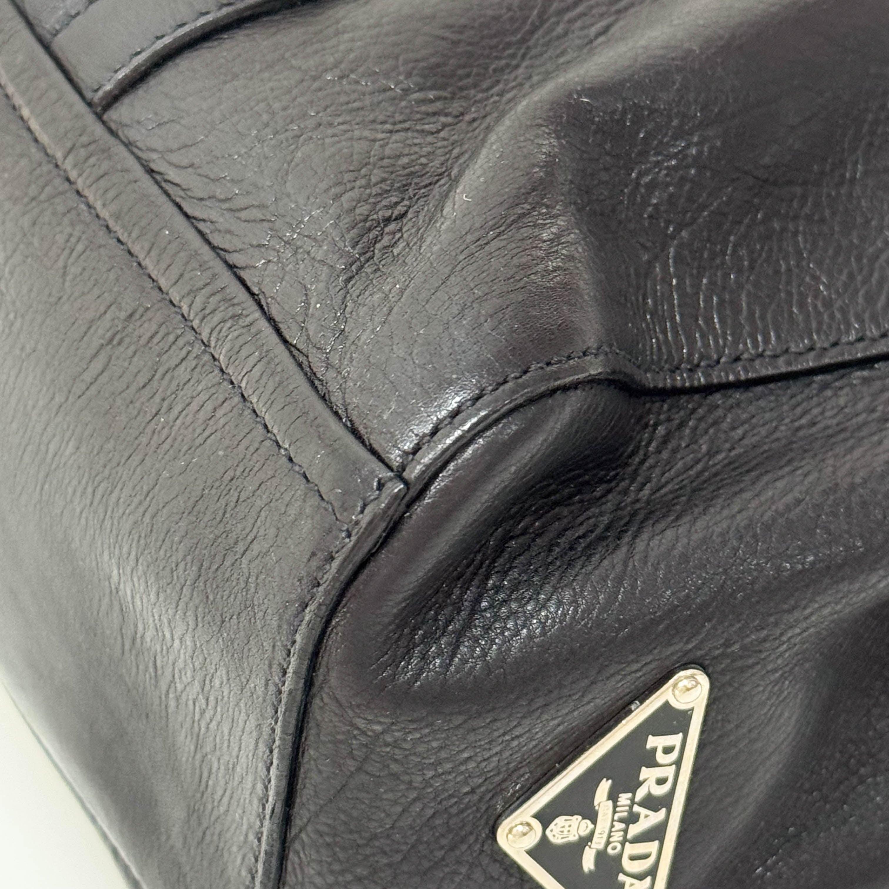 Vitello Black Calfskin Leather Shoulder Bag