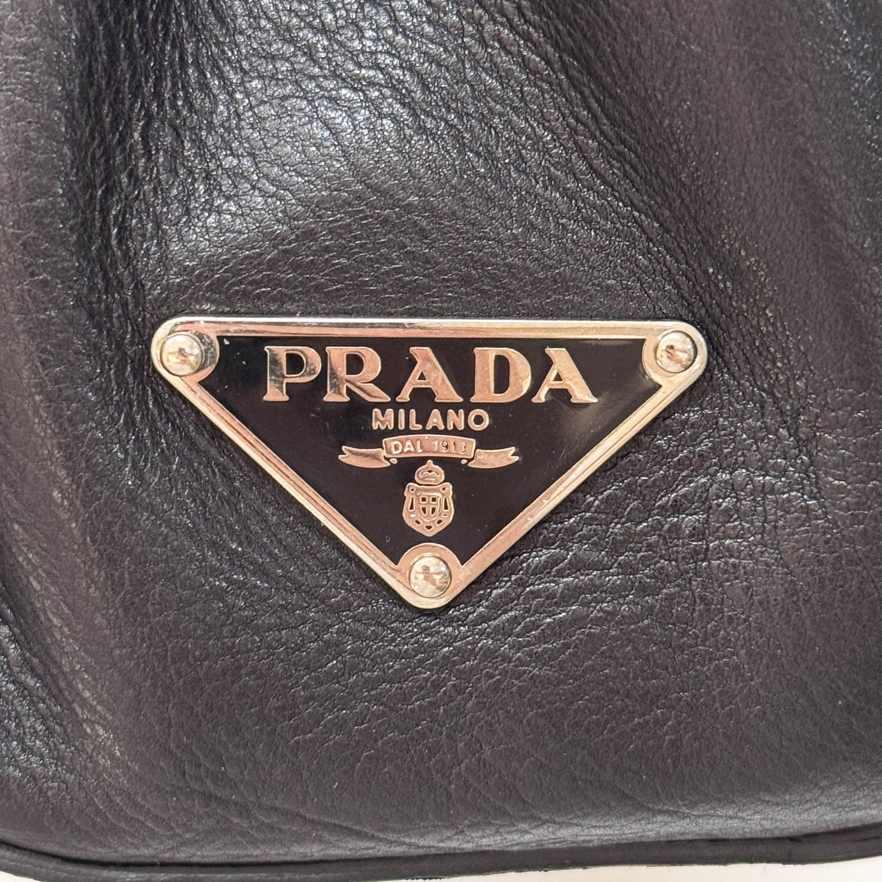 Vitello Black Calfskin Leather Shoulder Bag