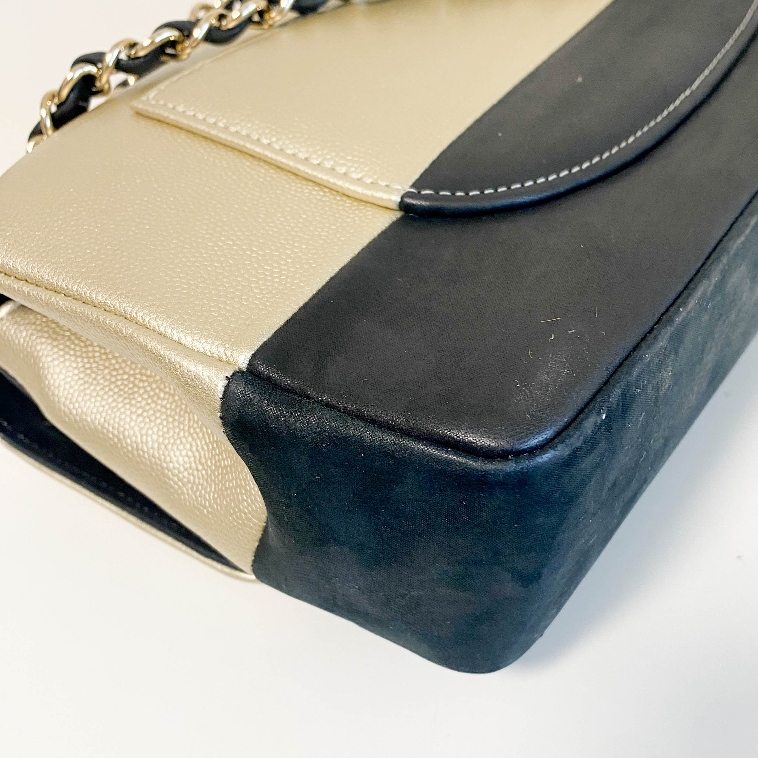 Timeless Classic Flap 25 Gold Calf and Black Leather Chain Shoulder Bag