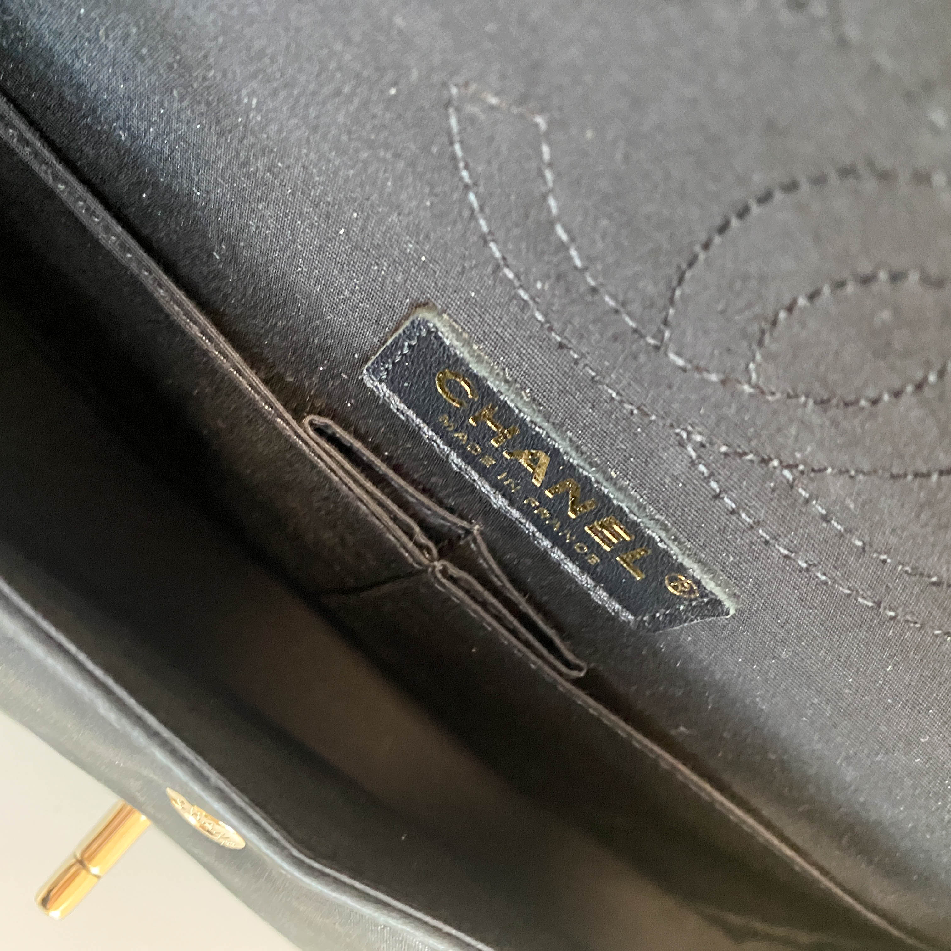 Timeless Classic Flap 25 Gold Calf and Black Leather Chain Shoulder Bag