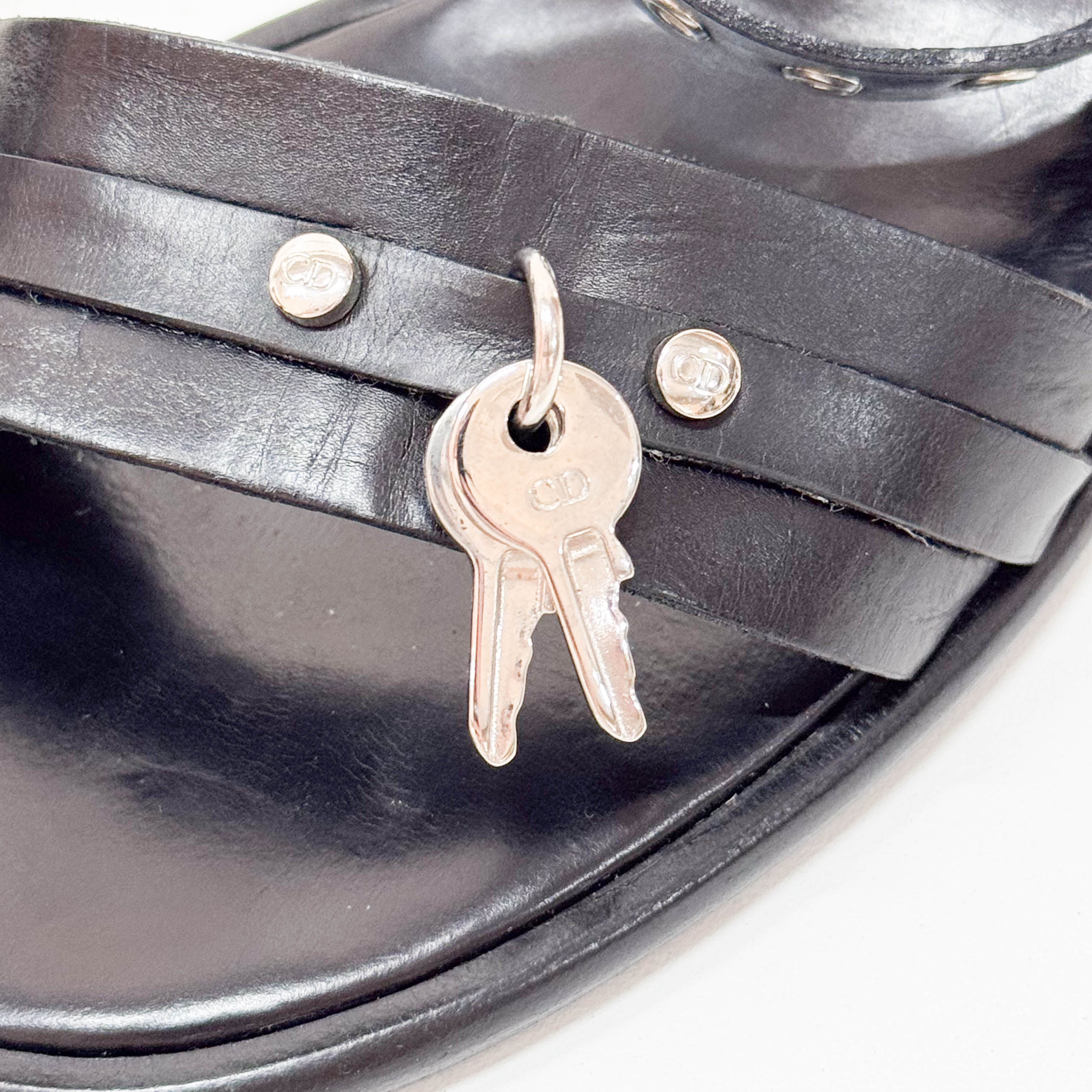 Padlock Black Sandals