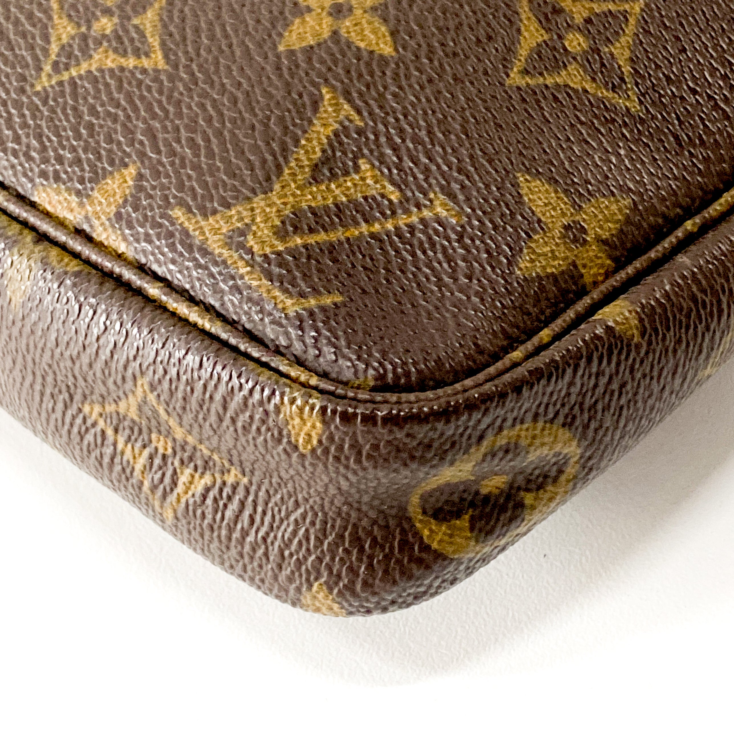 Monogram Pochette Accessoire