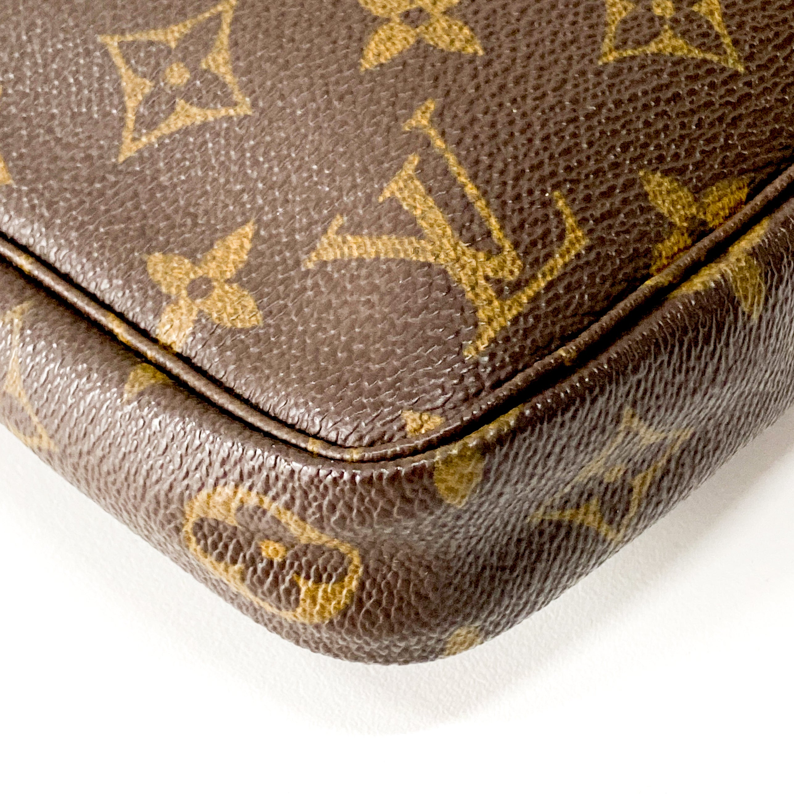 Monogram Pochette Accessoire