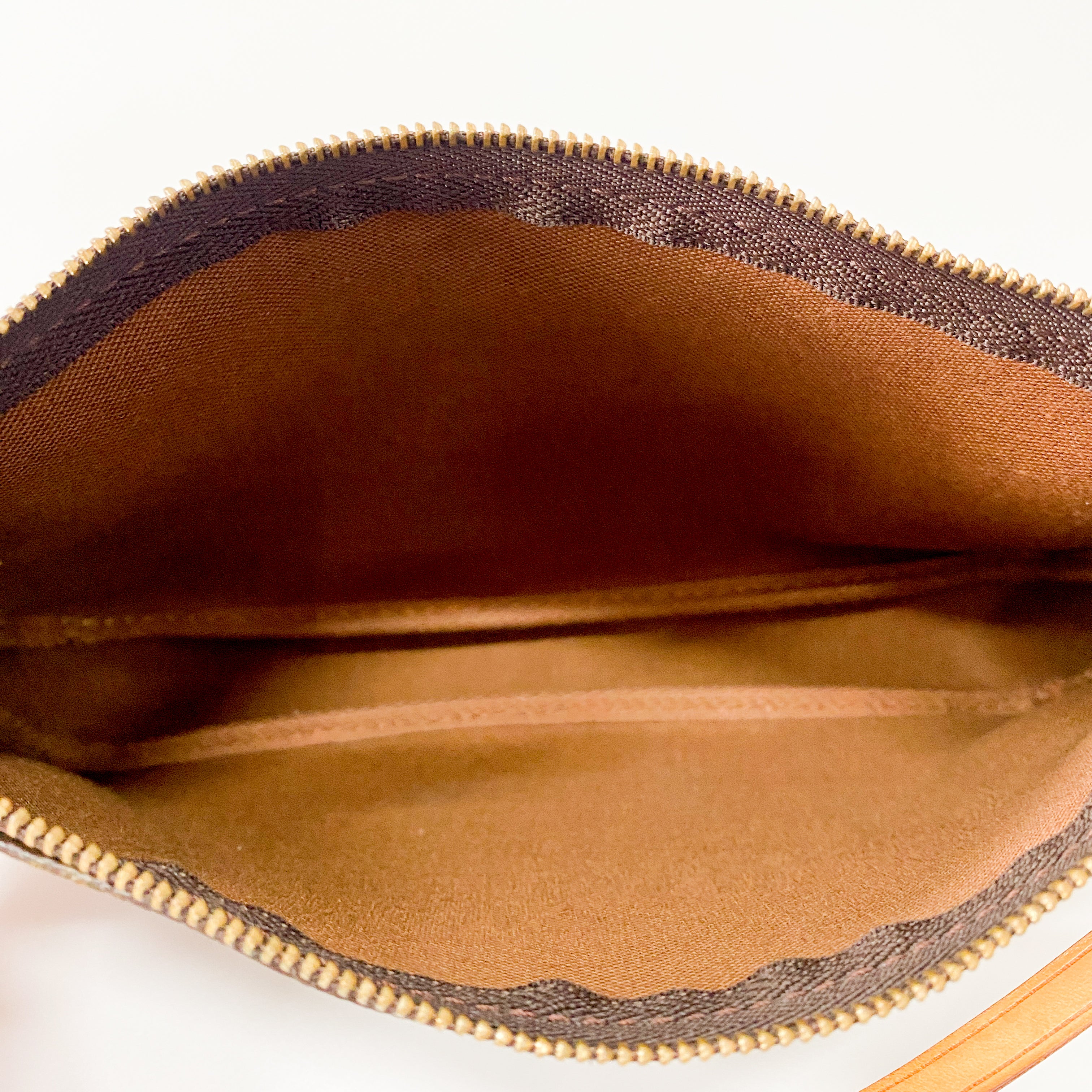 Monogram Pochette Accessoire