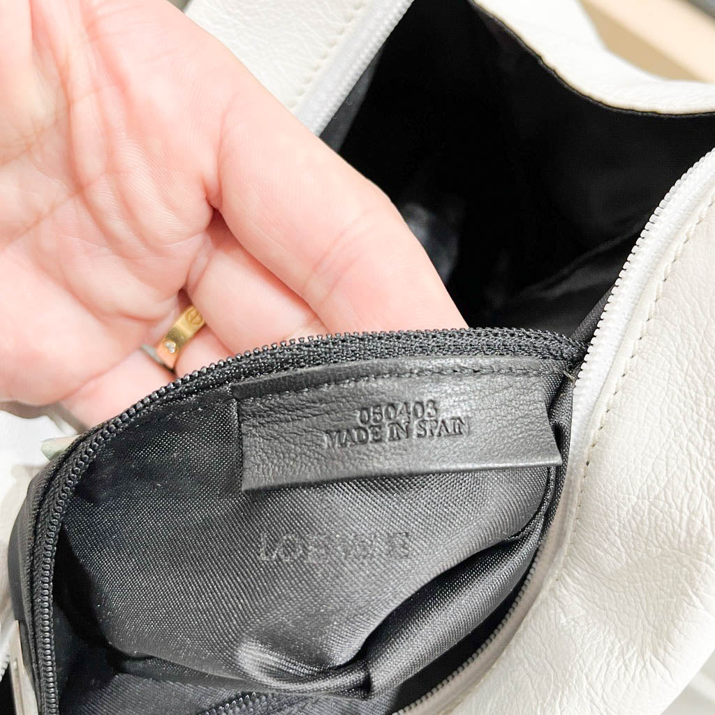 Anagram Buckle White Leather Hand Bag