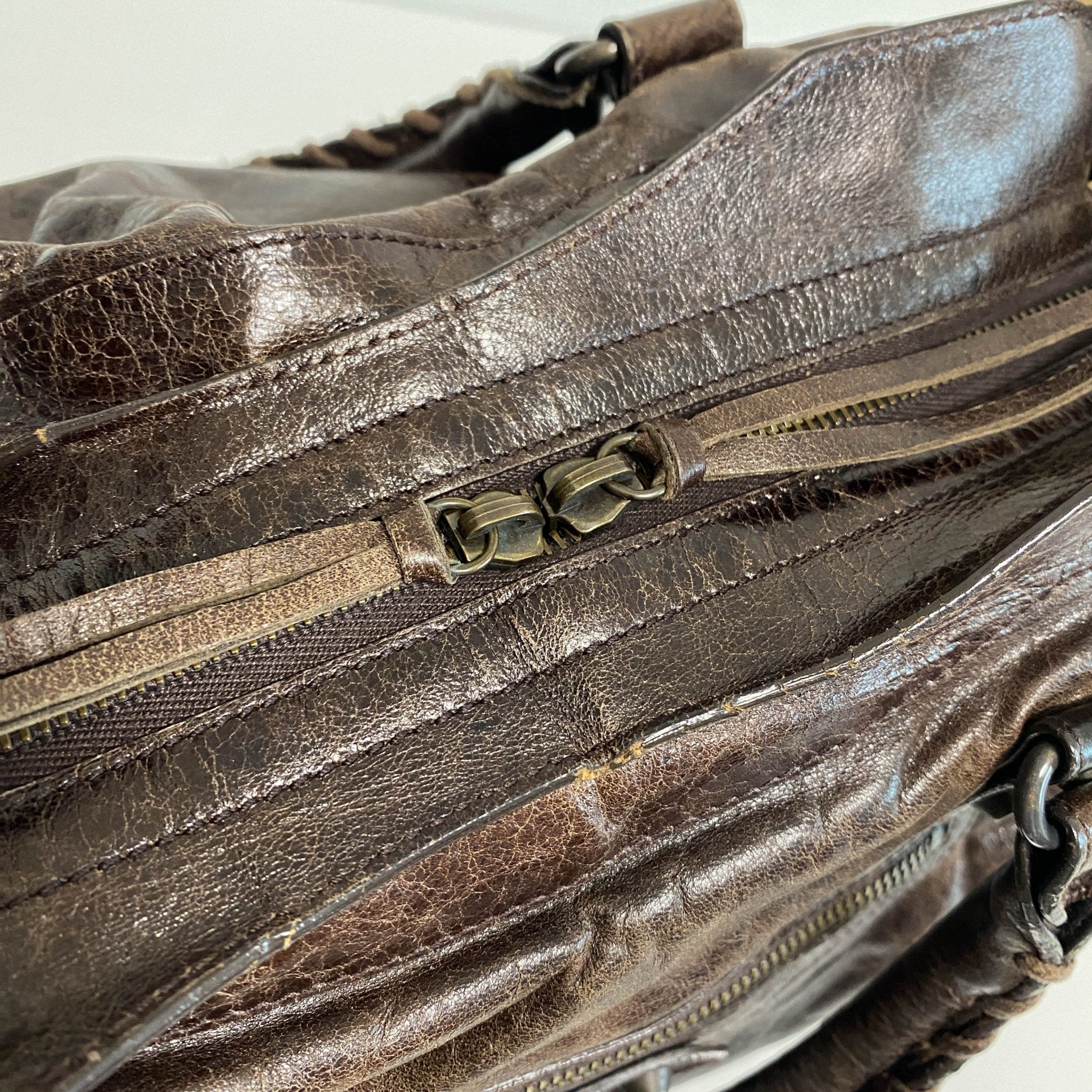 BALENCIAGA Giant City Dark Brown Leather Handbag, in , Sold by HIVE PRELOVED - Handle Bags, Shoulder Bags,