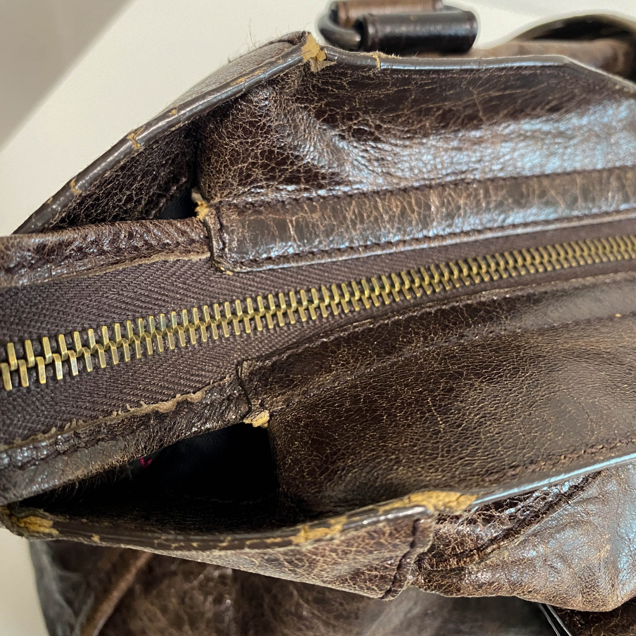 BALENCIAGA Giant City Dark Brown Leather Handbag, in , Sold by HIVE PRELOVED - Handle Bags, Shoulder Bags,