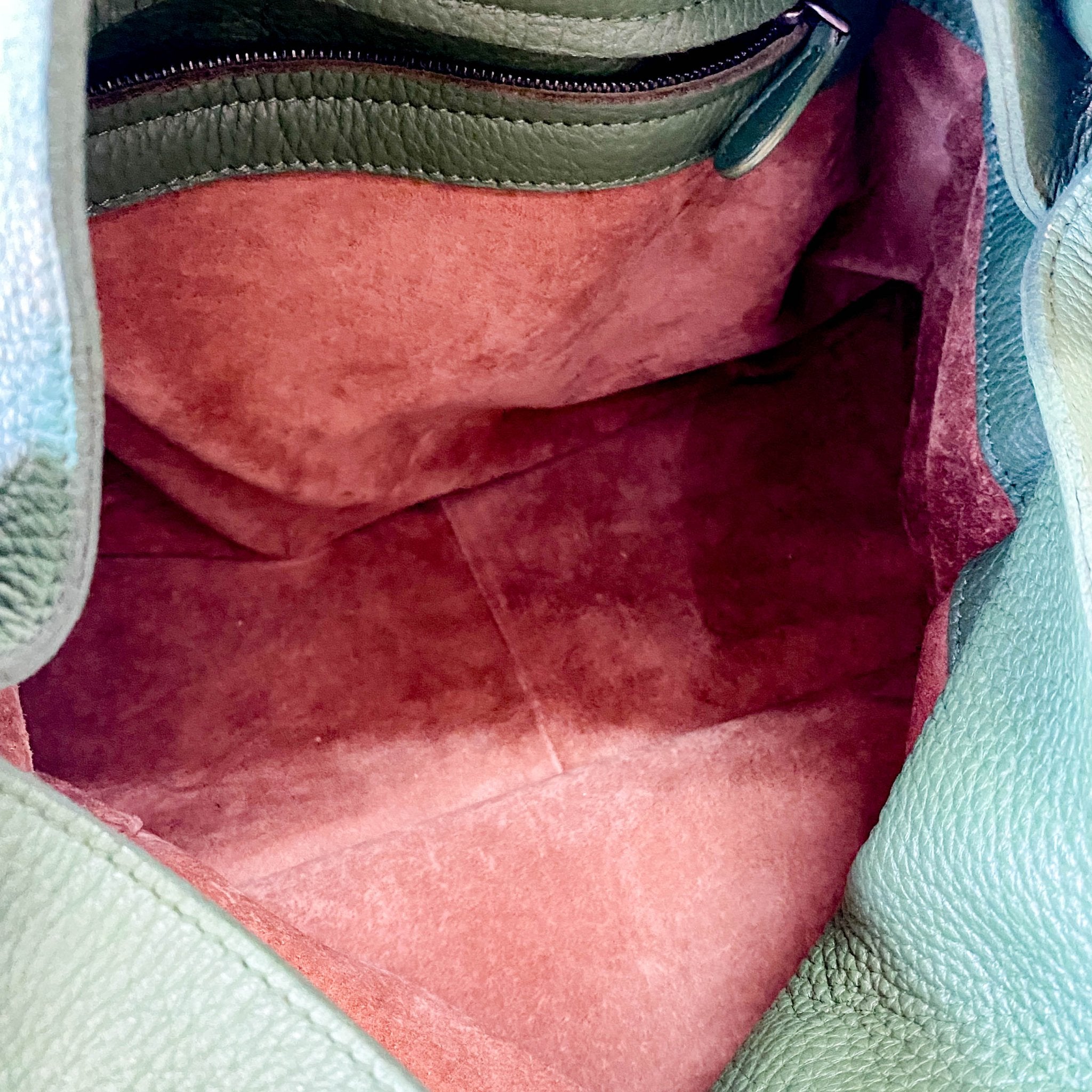 BOTTEGA VENETA Green Leather Shoulder Bag, in , Sold by HIVE PRELOVED - Shoulder Bags, ,