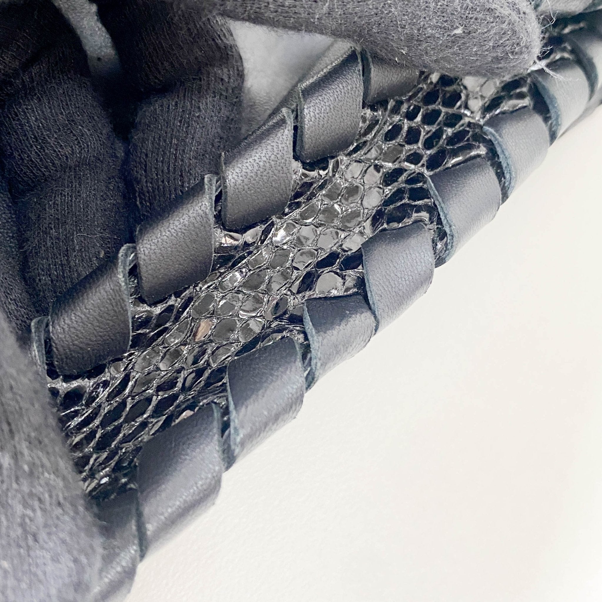 BOTTEGA VENETA Intrecciato Black Leather Hobo Shoulder Bag, in , Sold by HIVE PRELOVED - Shoulder Bags, ,