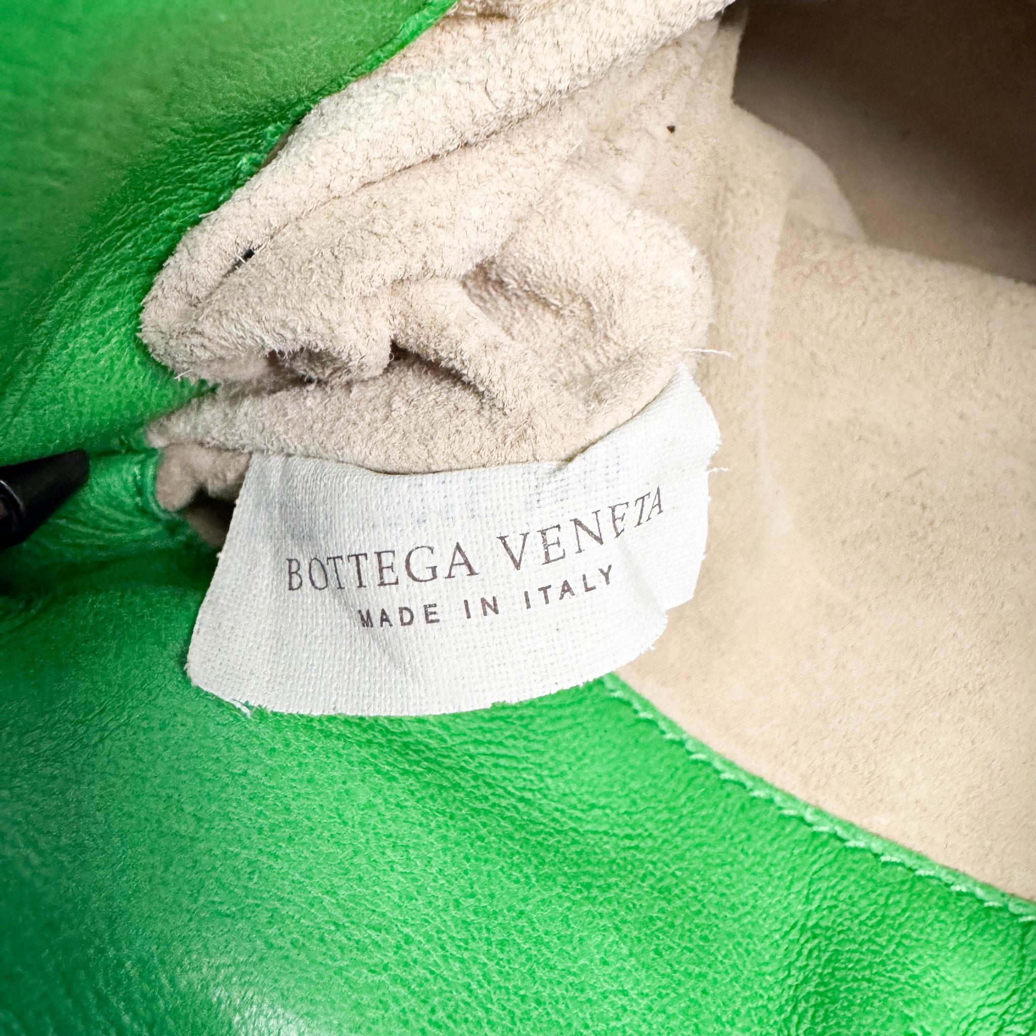 BOTTEGA VENETA Intrecciato Green Leather Shoulder Bag, in , Sold by HIVE PRELOVED - Shoulder Bags, ,