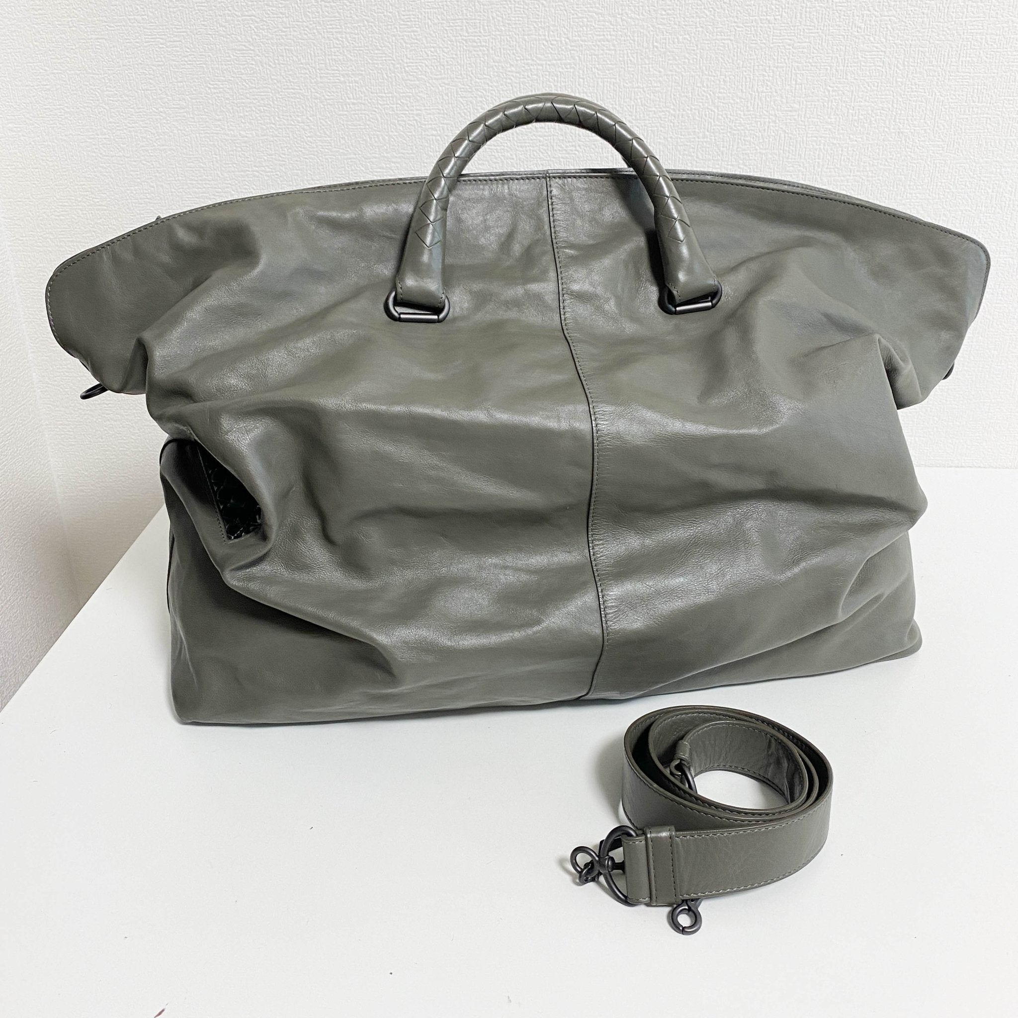 BOTTEGA VENETA Intrecciato Grey Boston Bag, in , Sold by HIVE PRELOVED - Travel bags, ,