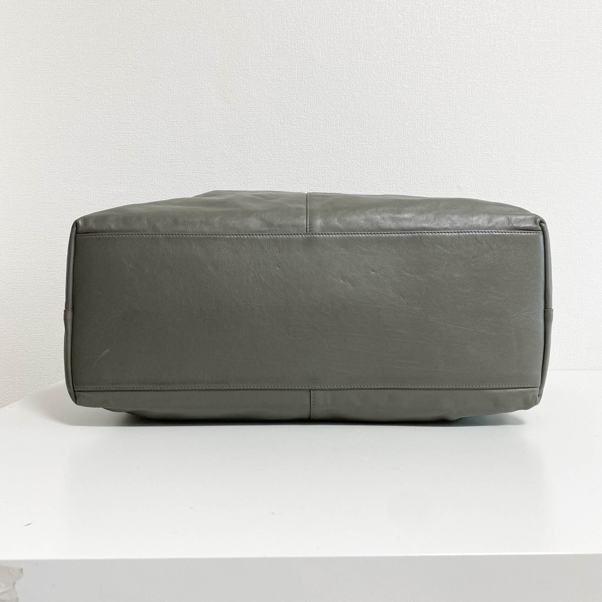 BOTTEGA VENETA Intrecciato Grey Boston Bag, in , Sold by HIVE PRELOVED - Travel bags, ,